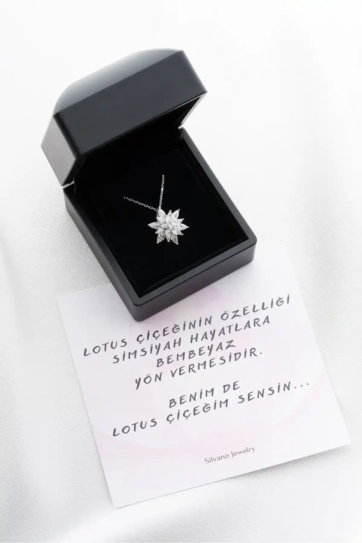 Silvano Jewelry 925 Ayar Gümüş Lotus Çiçeği Kolye Modern ve Şık Tasarım