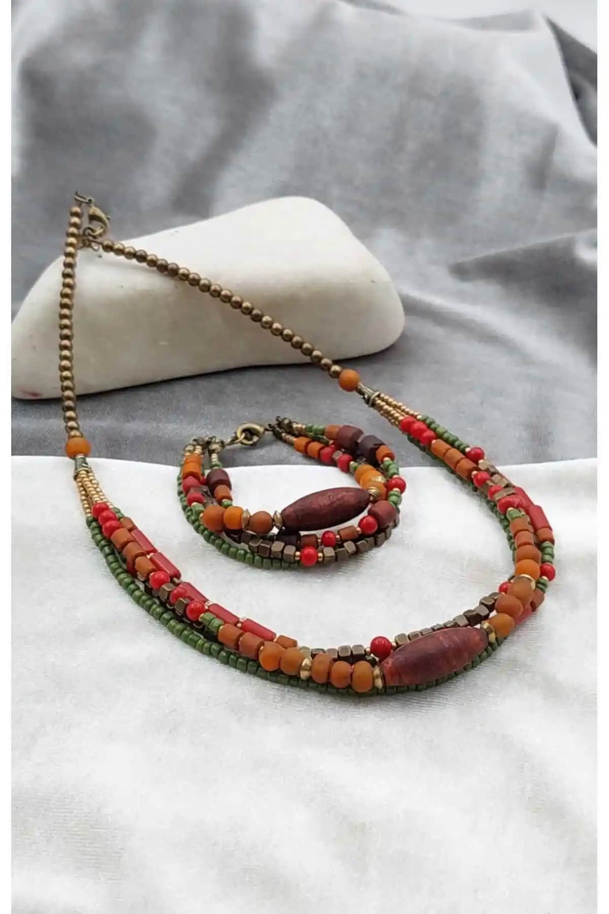 Takitokaciniz Cam Boncuklu Seti: Doğal Taş ve Cam Boncuklarla Zarif ve Çok Yönlü Takı Koleksiyonu