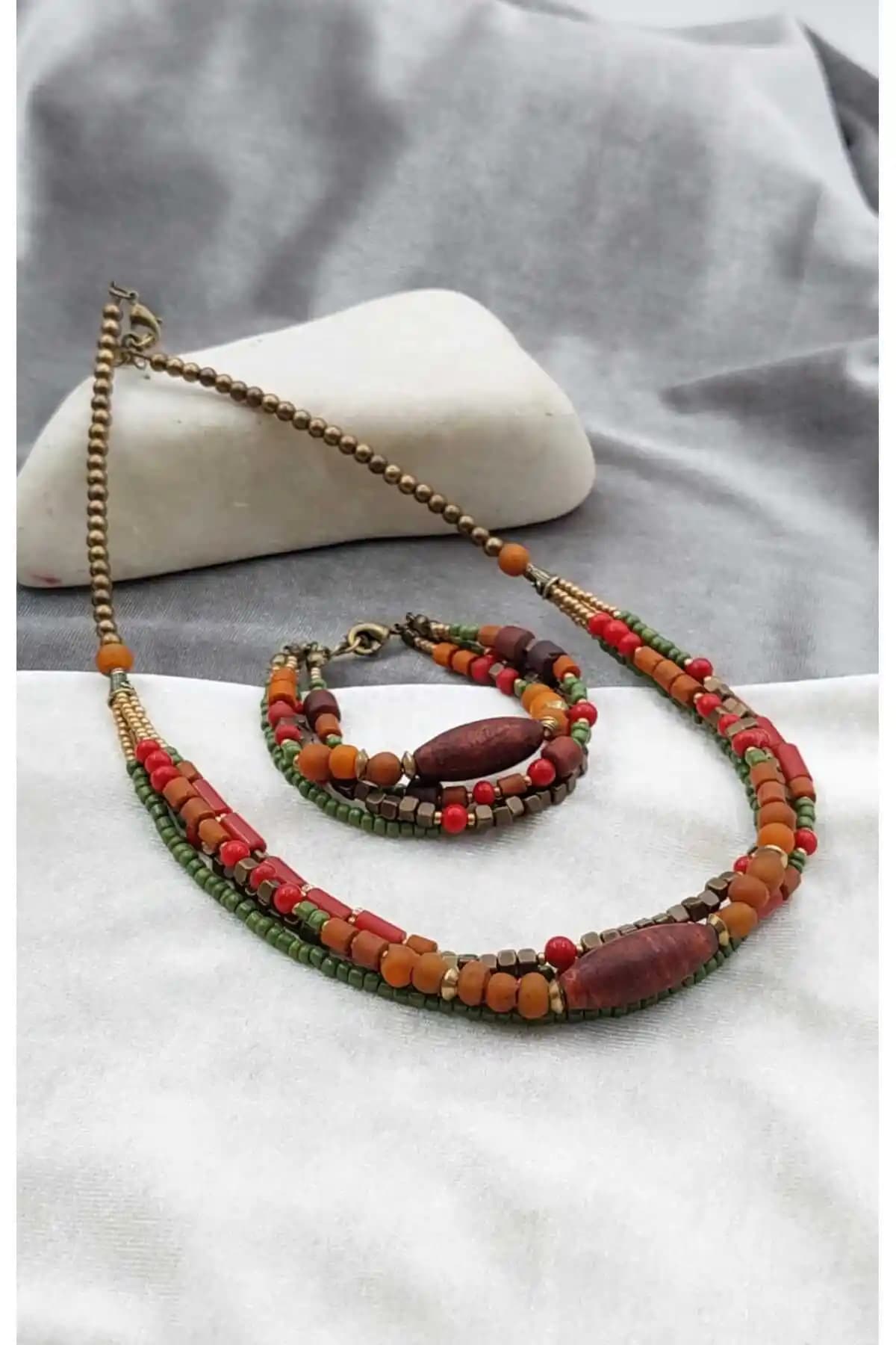 Takitokaciniz Cam Boncuklu Seti: Doğal Taş ve Cam Boncuklarla Zarif ve Çok Yönlü Takı Koleksiyonu