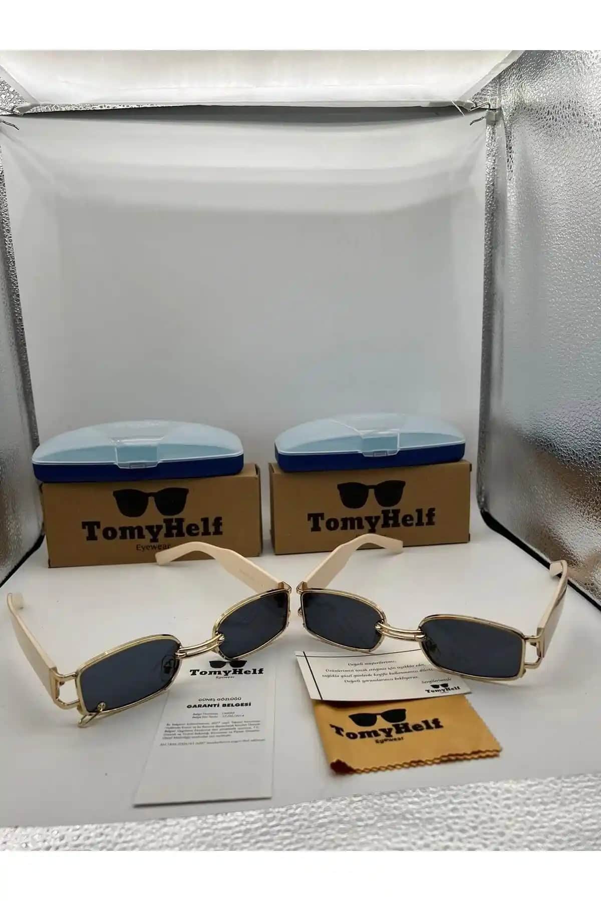 TomyHelf 1 Piercing'li Dikdörtgen Güneş Gözlüğü Modern Retro Şıklık ve Koruma Sunar