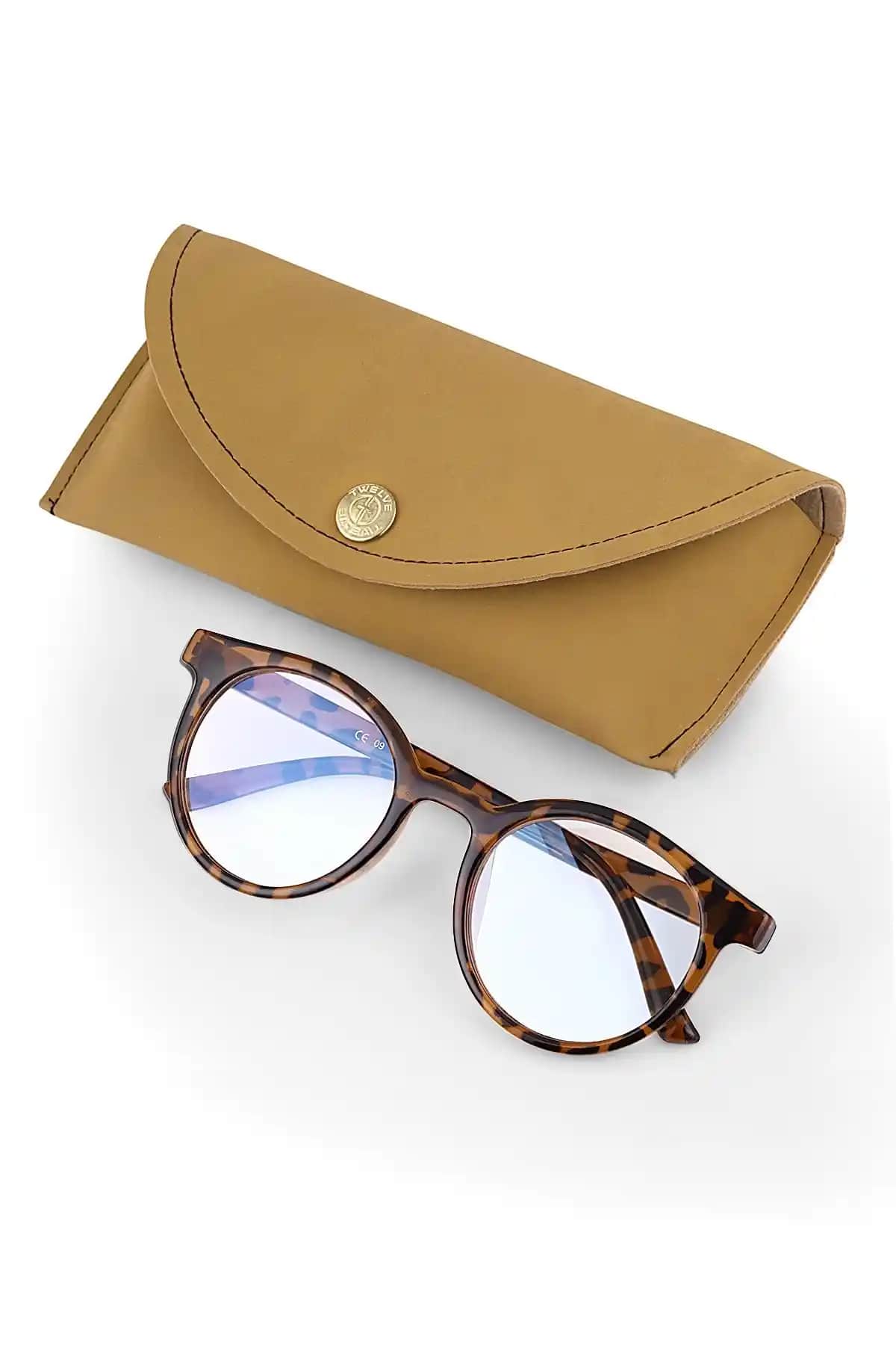 Twelve Mavi Işık Koruyucu Gözlük: Şık Tasarım ve Yüksek Koruma Özellikleriyle Göz Sağlığını Destekler