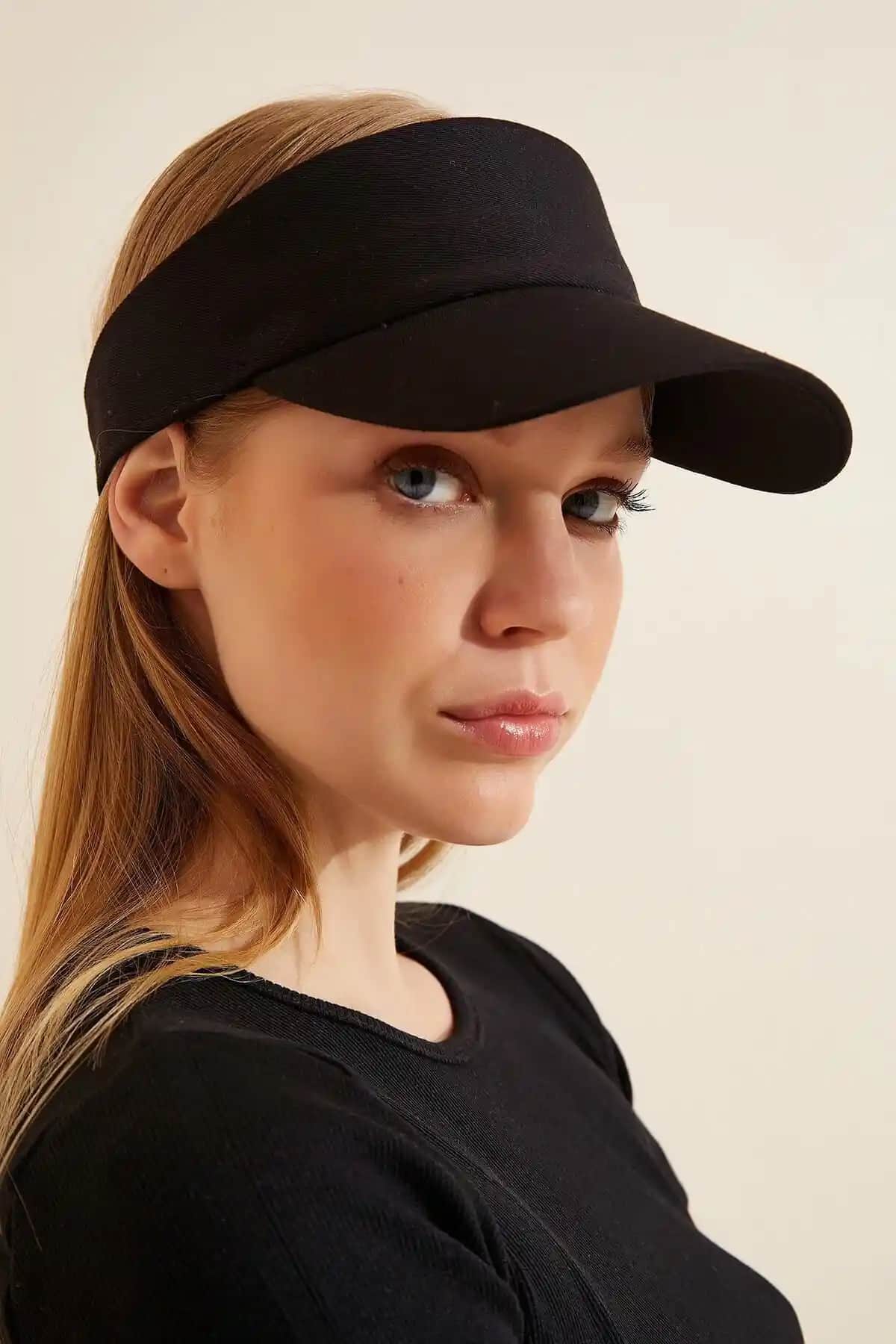 Unisex UV Koruyucu Vizör Kasketlerin Karşılaştırması: Şık ve Konforlu Yaz Şapkası Seçenekleri