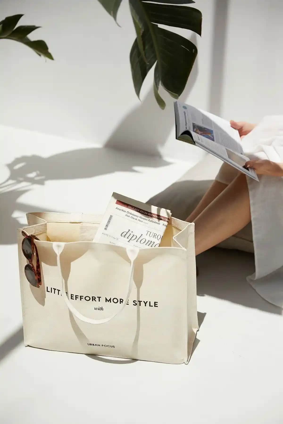 Urban Focus Baskılı Kanvas Çanta Şıklık ve İşlevselliği Bir Arada Sunar