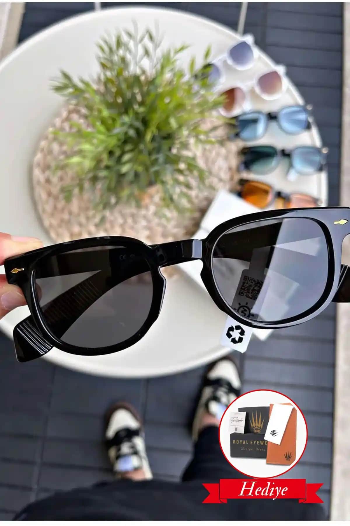 WATCHOFROYAL RE982 Güneş Gözlüğü Siyah Geometrik Çerçeve ve UV400 Koruma Özellikleriyle