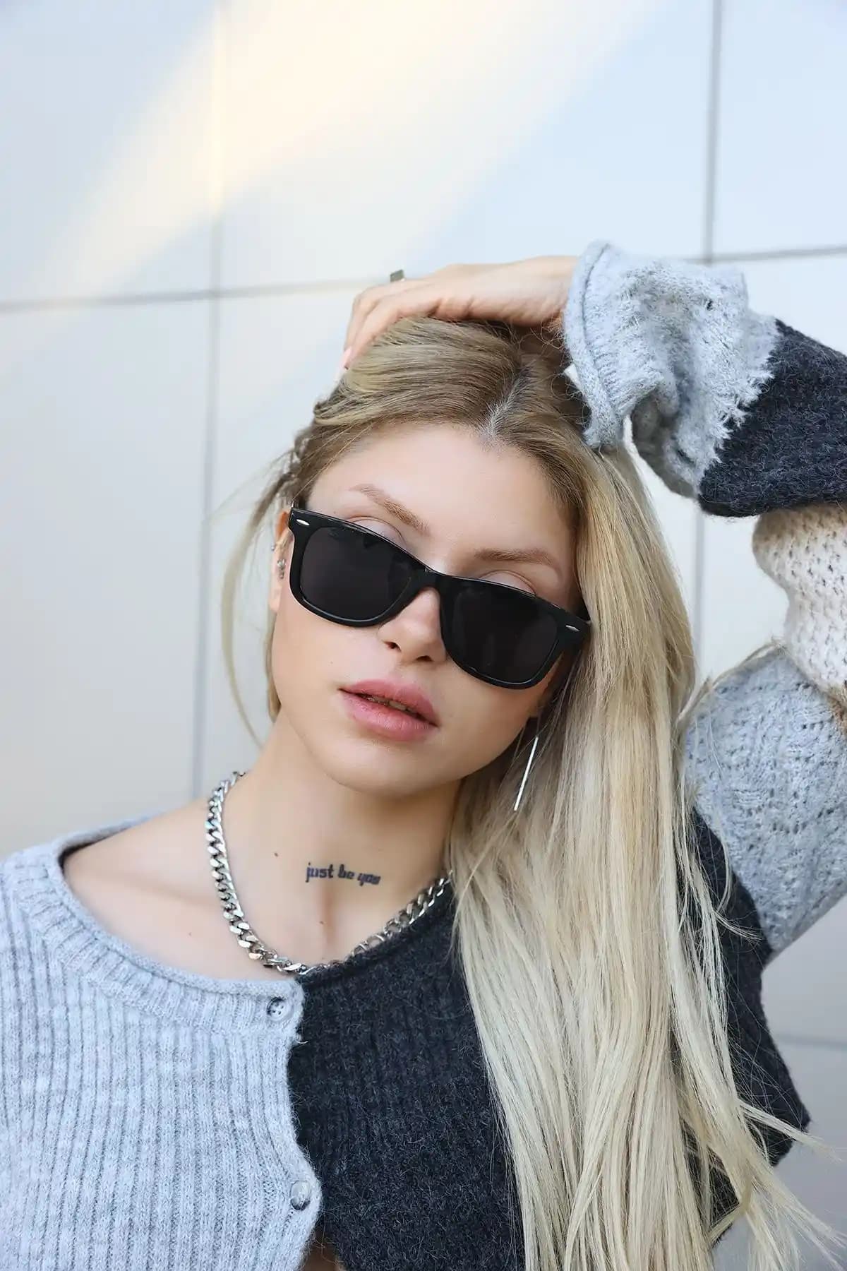 Zzla Abura Siyah Güneş Gözlüğü Şık ve Fonksiyonel Tasarımıyla Günlük Kullanım İçin Uygun