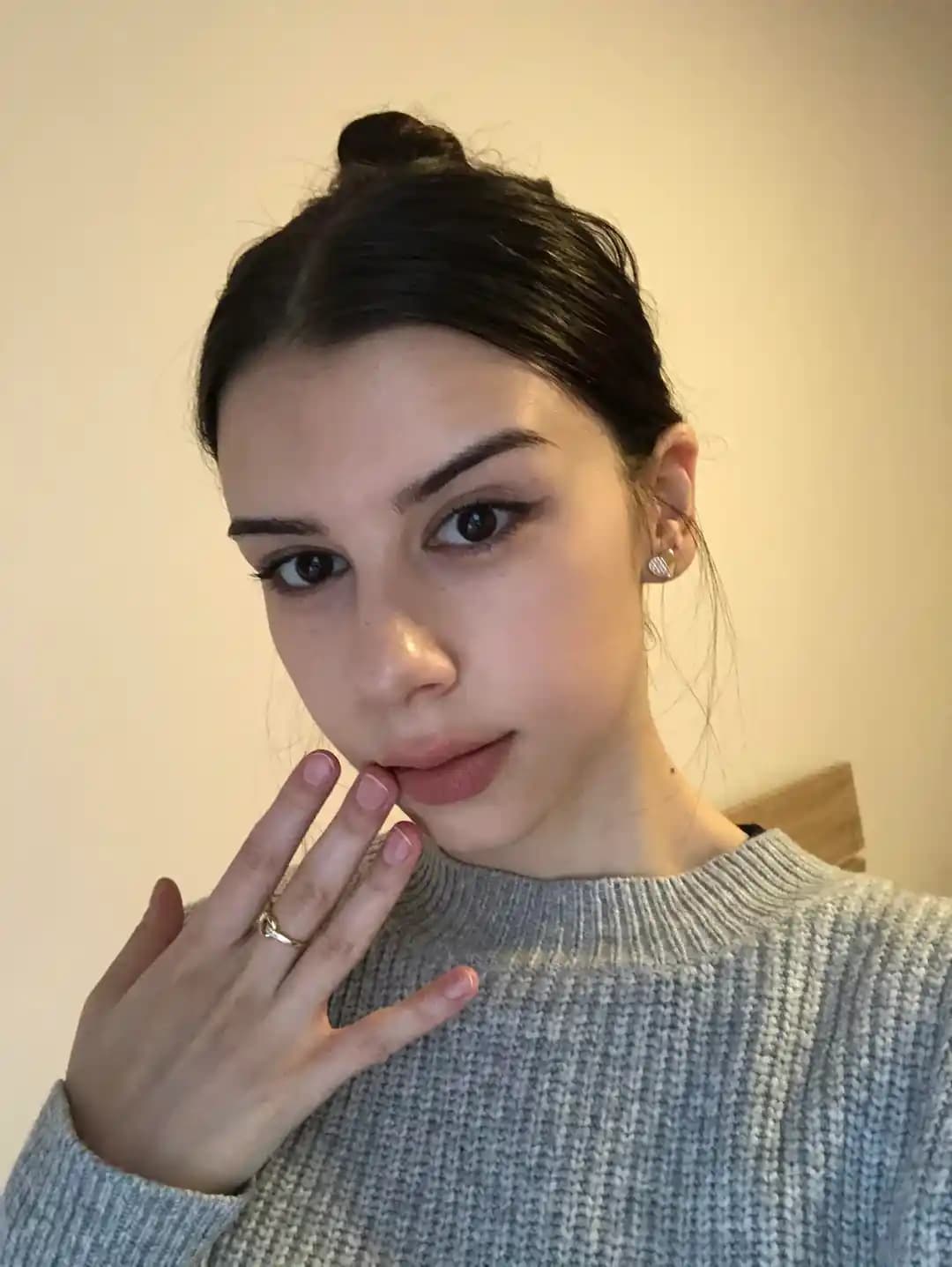 Hızlı ve Doğal Görünümlü Göz Odaklı Makyaj Teknikleri ve Ürün Seçimi