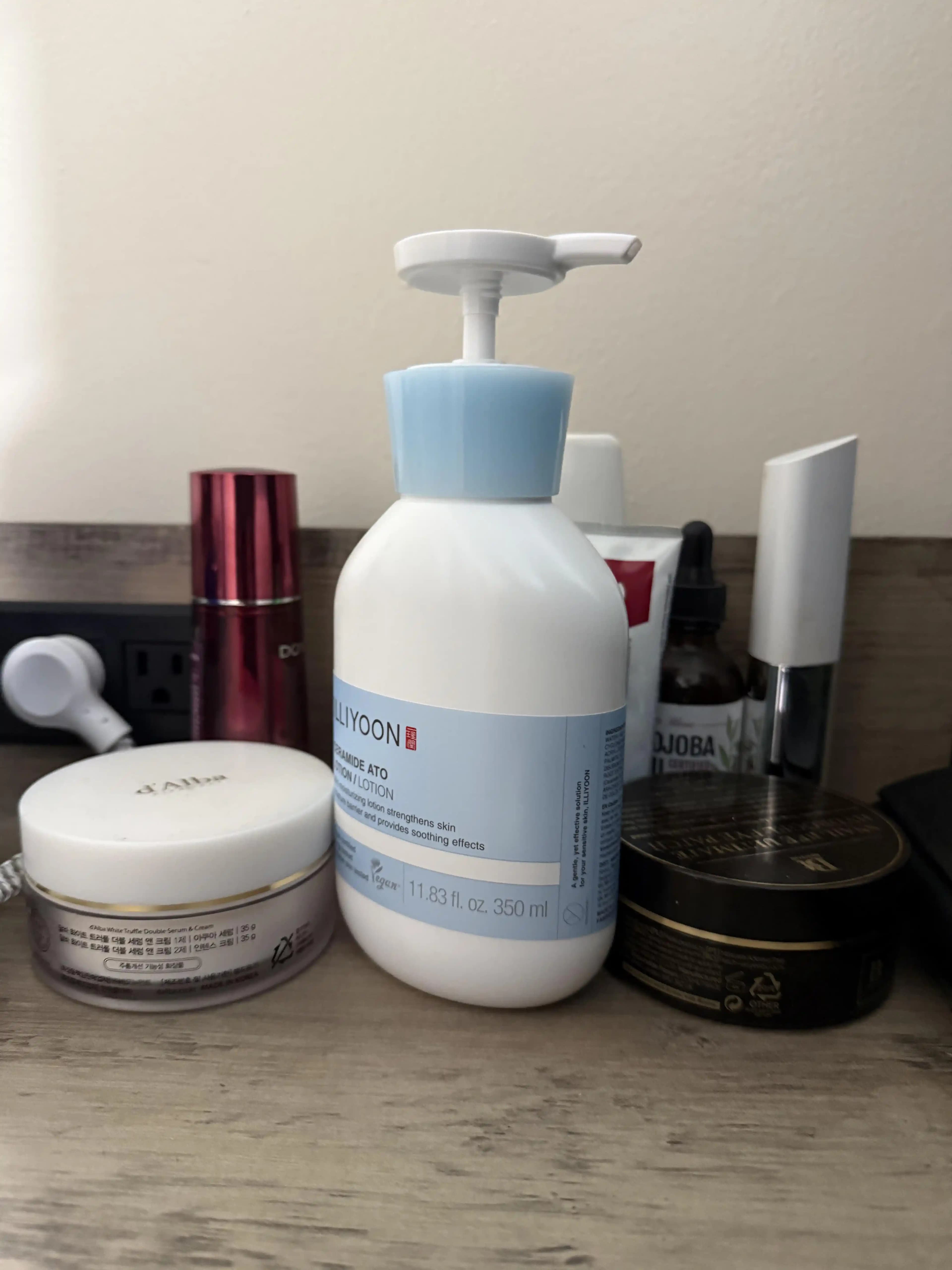 Illiyoon Ceramide Ato Lotion: Kuru ve Hassas Ciltler İçin Hafif ve Etkili Nemlendirici