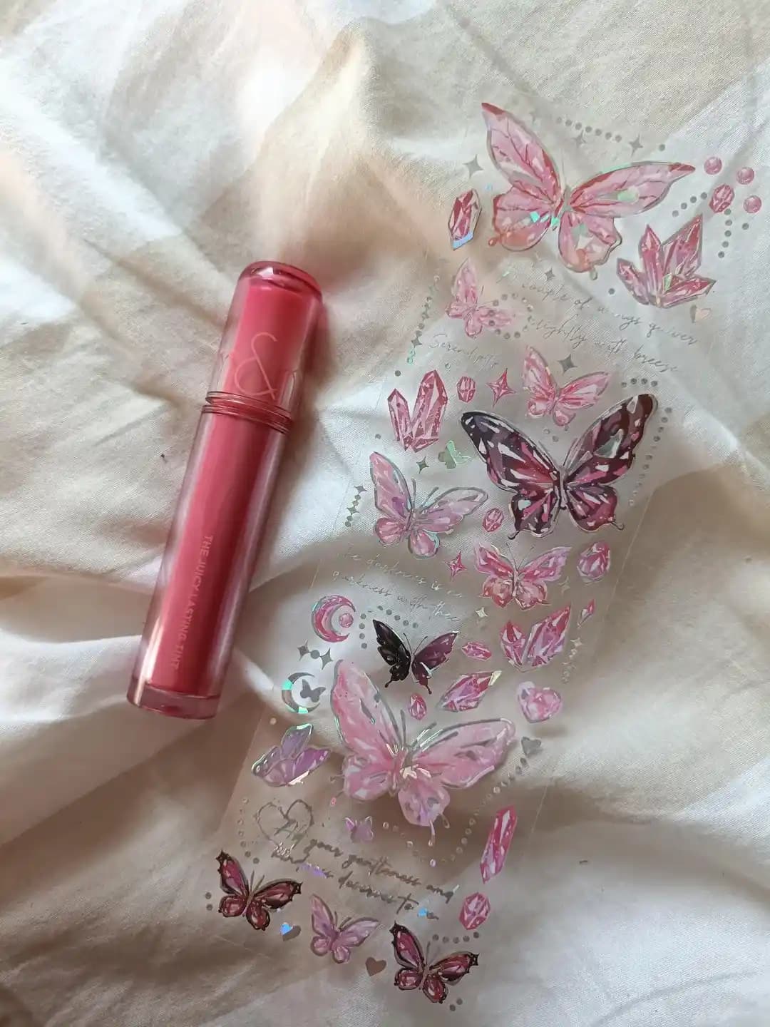 Romand Juicy Lasting Tint 2.0 Lip Tint Ürünlerinde Sticker ile Kişiselleştirme Yöntemleri ve İpuçları