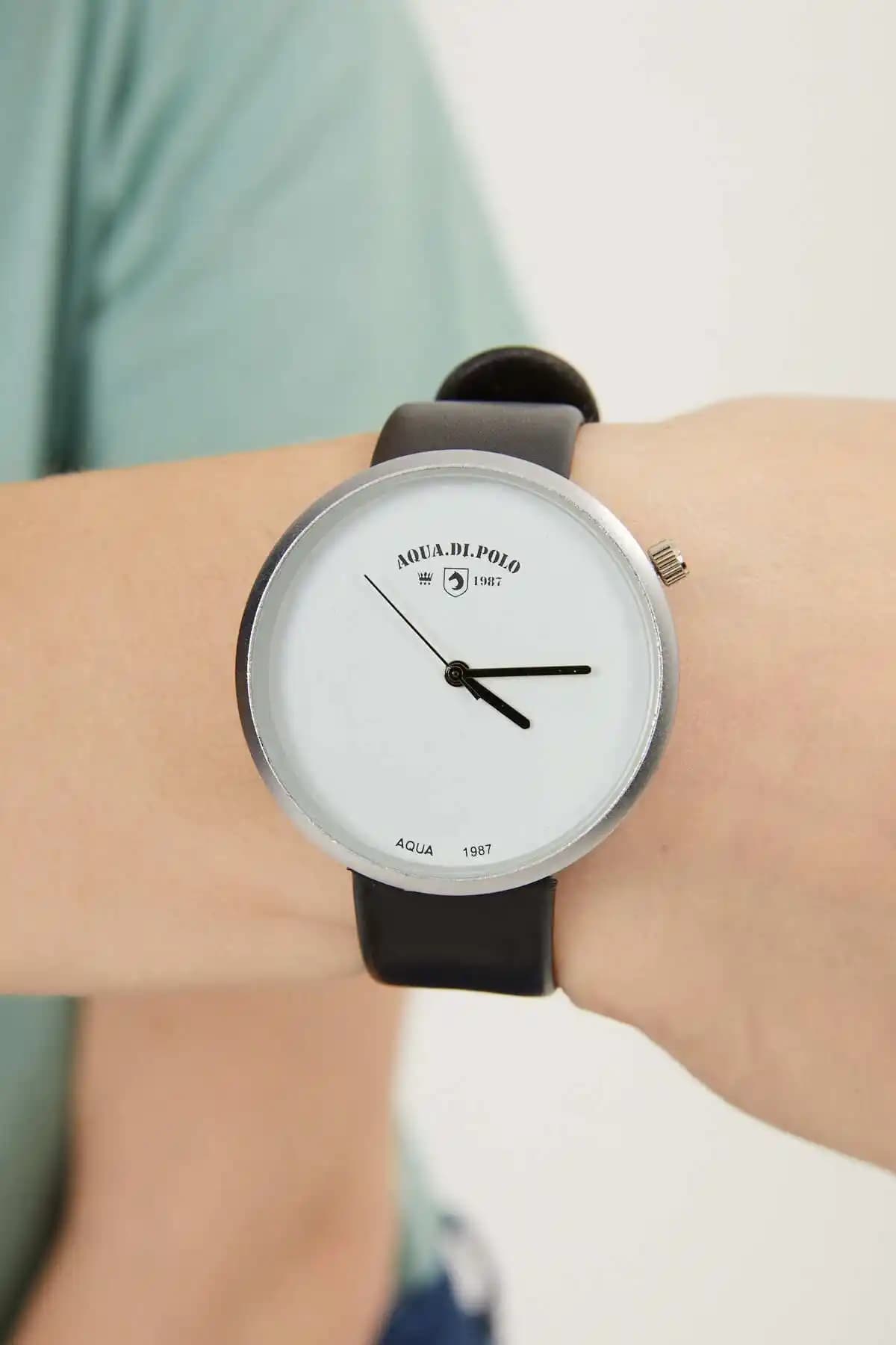 Aqua Di Polo 1987 Unisex Saatleri Karşılaştırması: Tasarım ve İşlevsellik Analizi