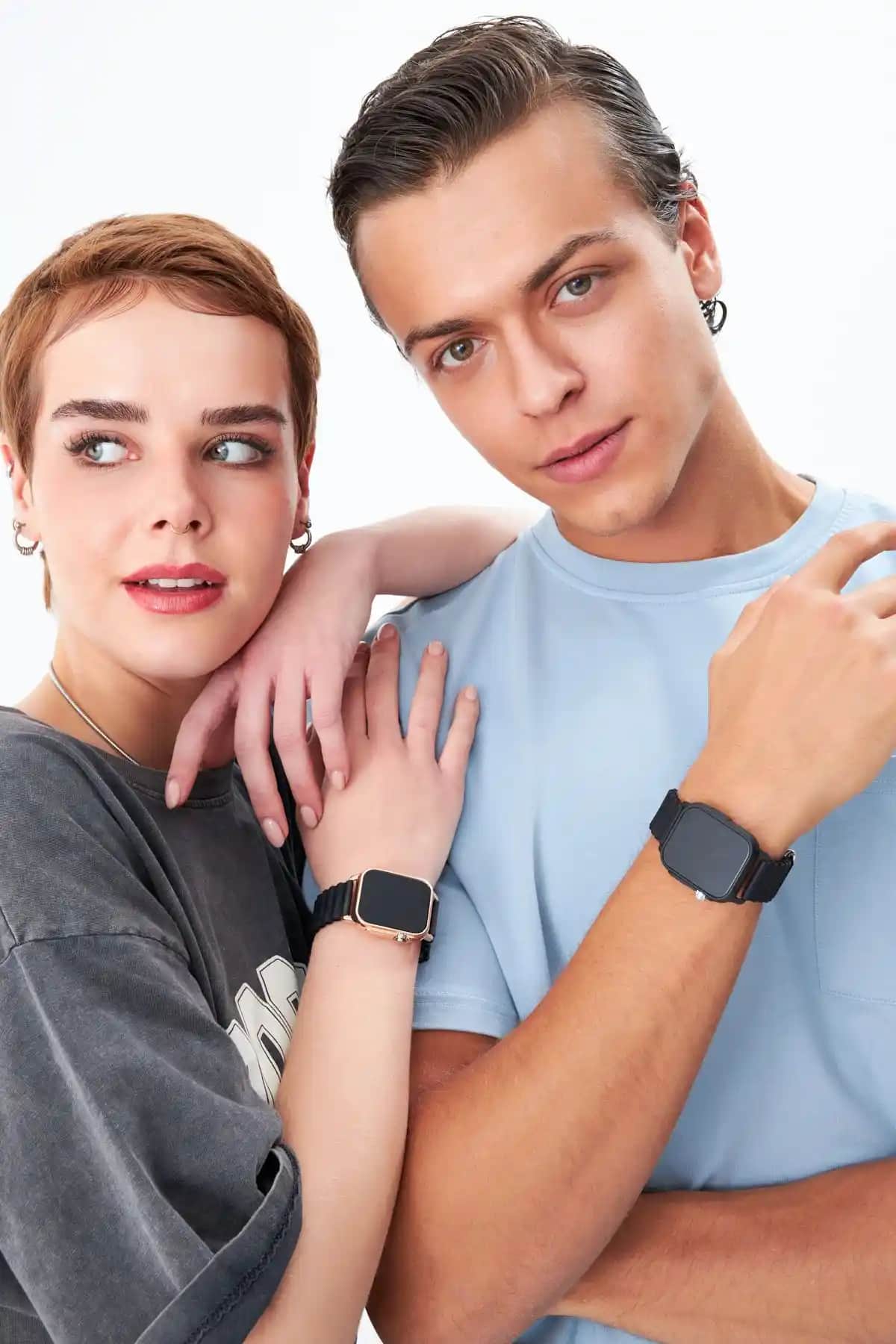 Aqua Di Polo 1987 ve Spectrum Dijital Saatleri Karşılaştırması: Tasarım ve Fonksiyon Analizi