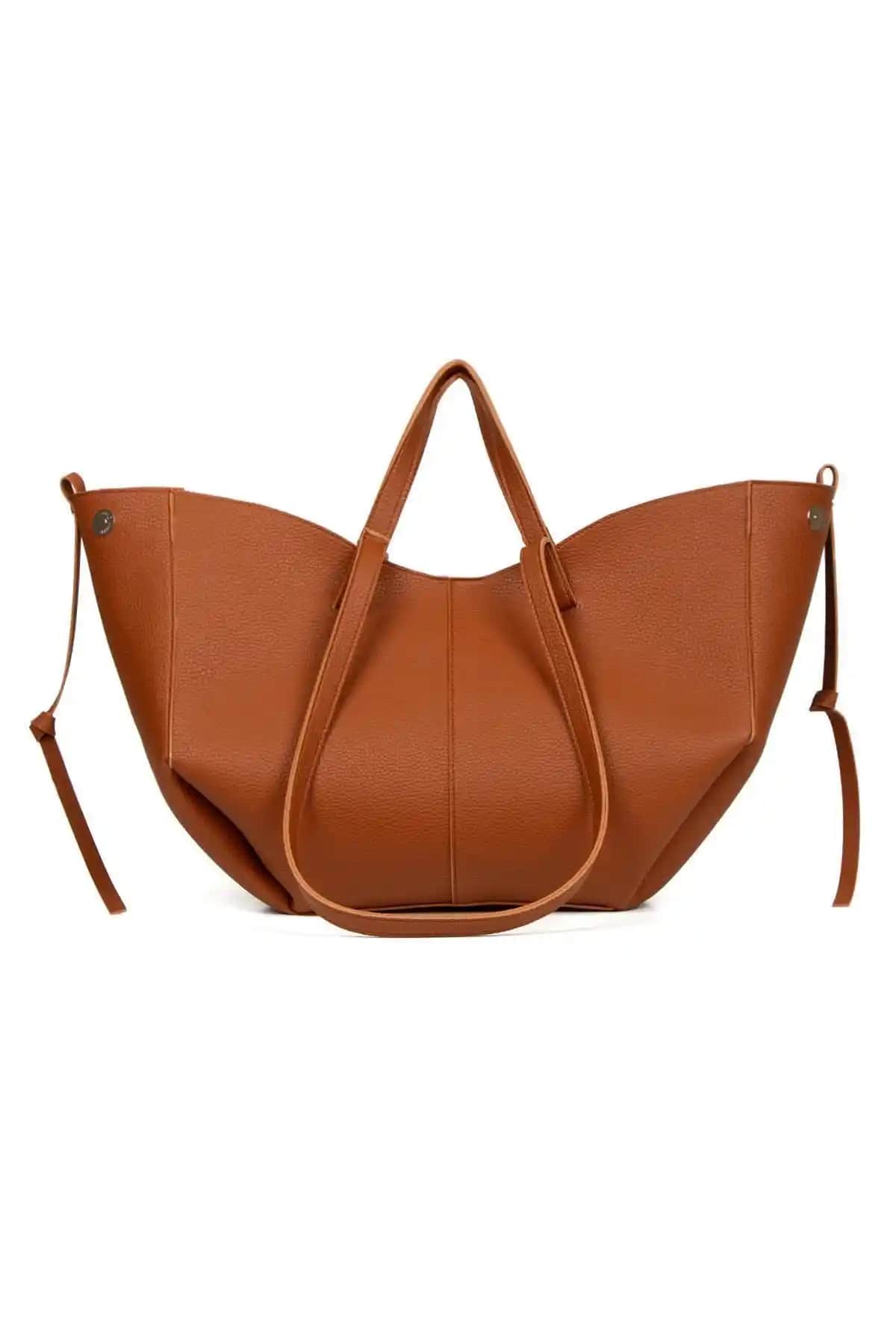 BAHELS ve Shaka Taba Kadın Çantaları Karşılaştırması Moda ve İşlevsellik Analizi