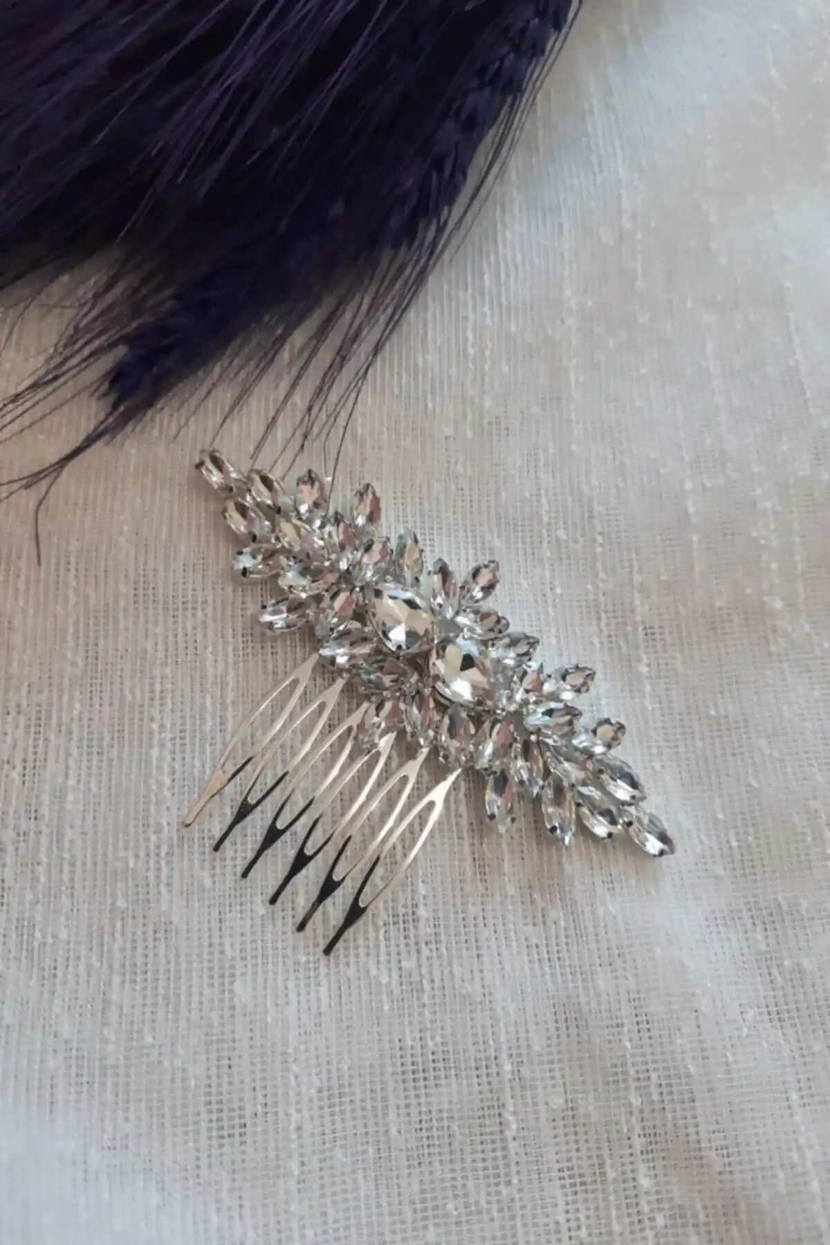 BB Wikiki Kristal Taşlı Taraklı Saç Tokası: Zarif ve Pratik Gelinlik Aksesuarı