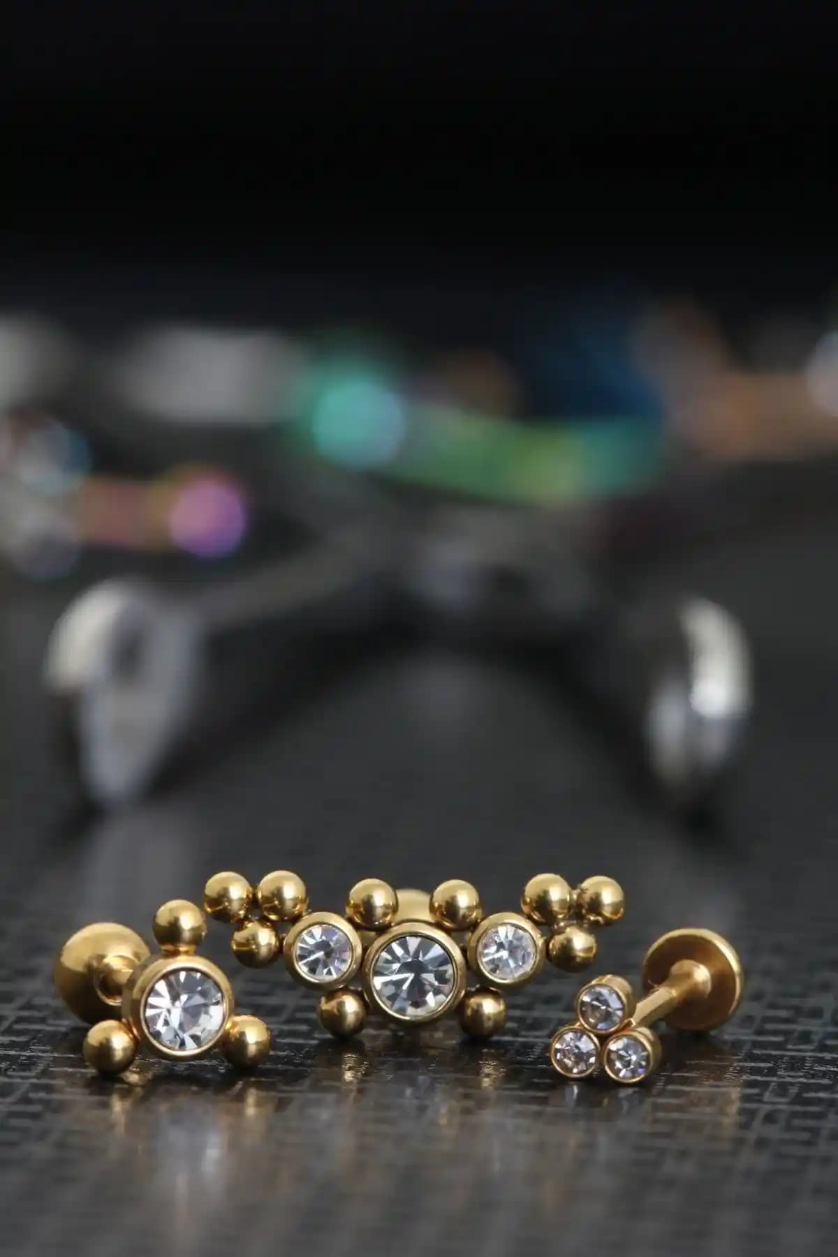 Depozoom Zirkon Taşlı Cerrahi Çelik Kıkırdak ve Tragus Seti Şıklık ve Dayanıklılık Sunar