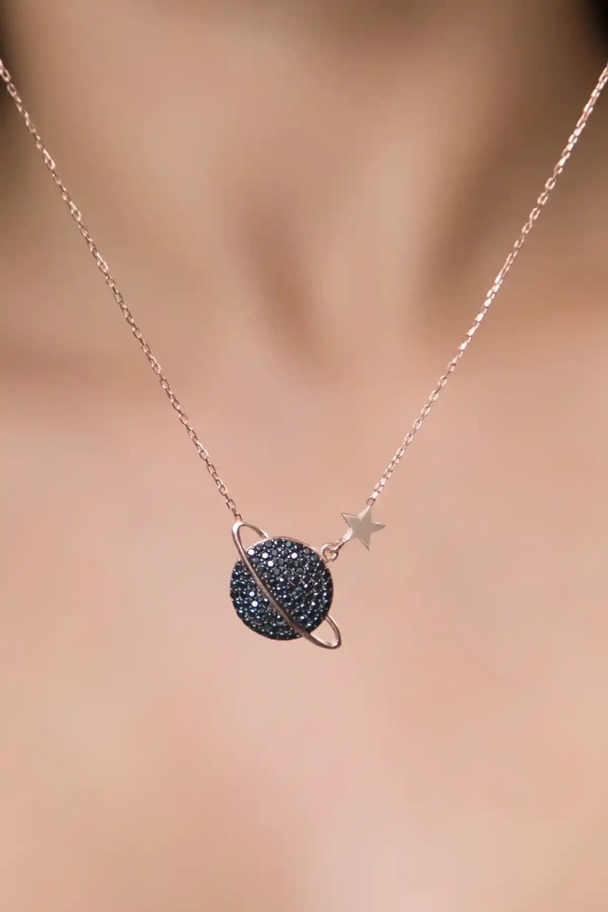 Elika Silver Kadın Gezegen Model Kolye Karşılaştırması ve En İyi Seçenekler