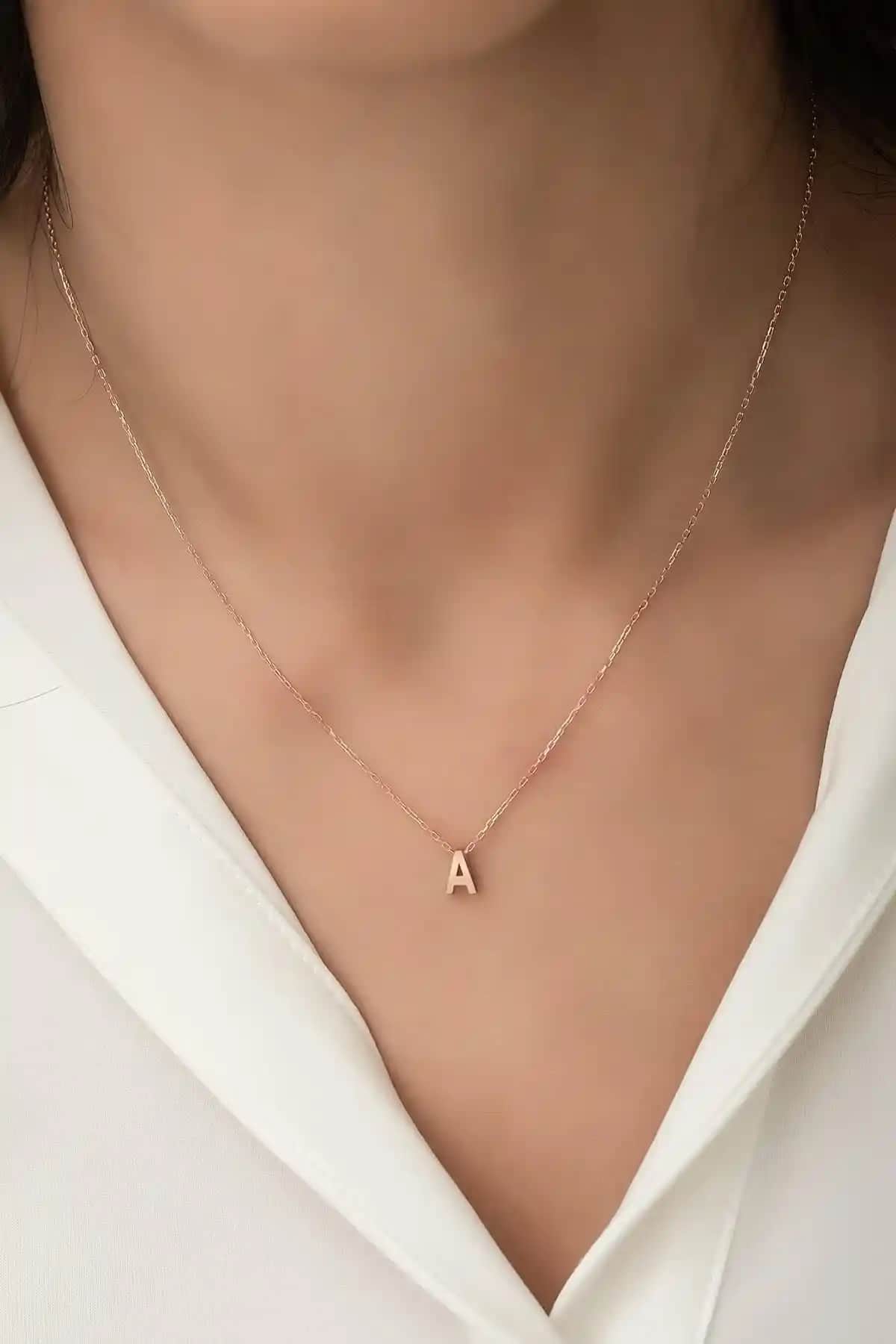 Elika Silver Kadın Kolye Karşılaştırması: Harf ve Mikail Meleği Modelleri