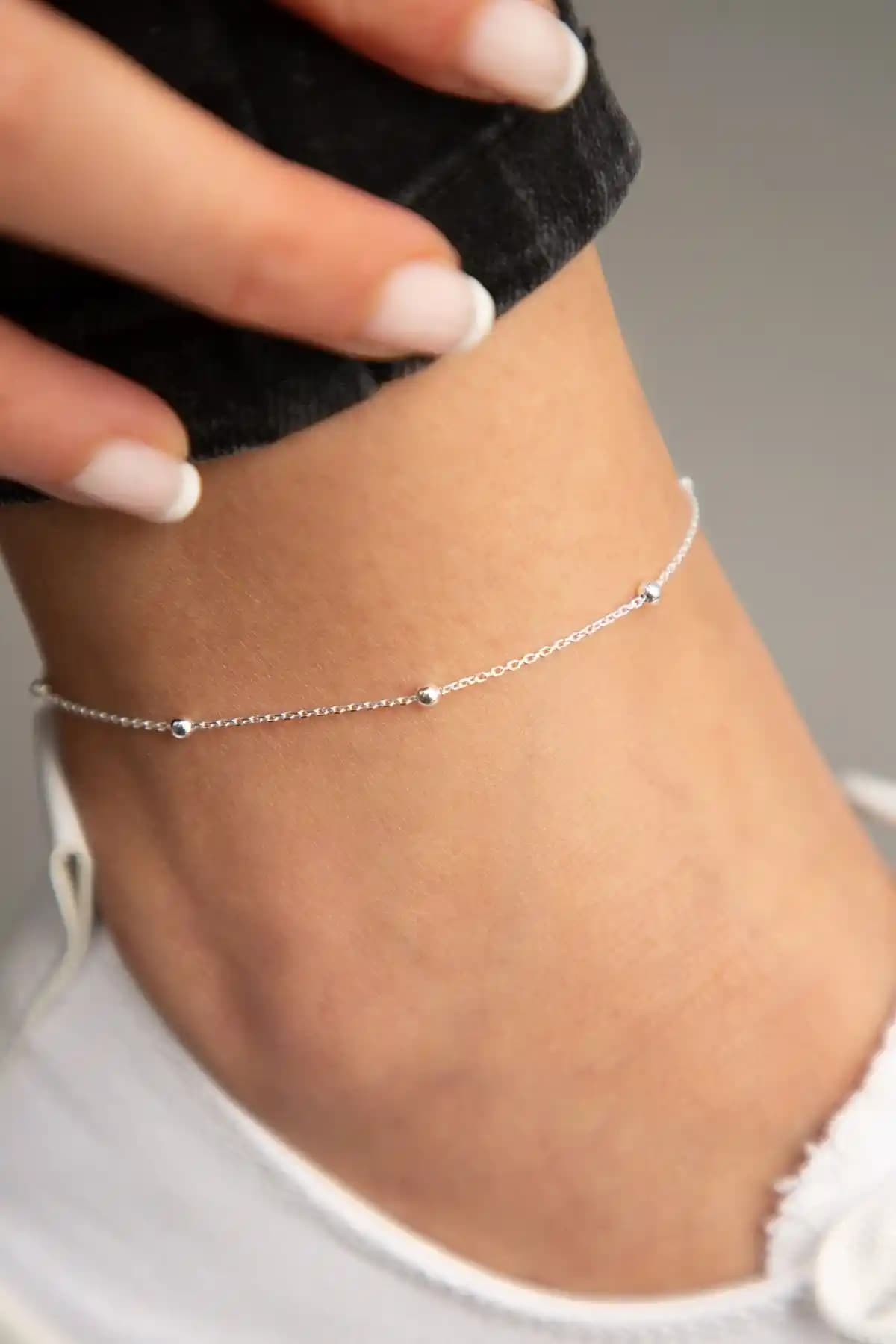 Elika Silver ve Söğütlü Silver Gümüş Halhal Karşılaştırması: Tasarım, Uzunluk ve Kullanım Özellikleri