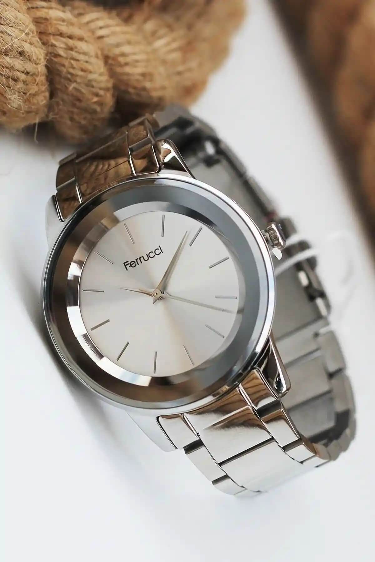 Ferrucci Kadın Kol Saatleri Karşılaştırması: Çelik ve Rose Gri Tasarımların Özellikleri ve Kullanıcı Yorumları
