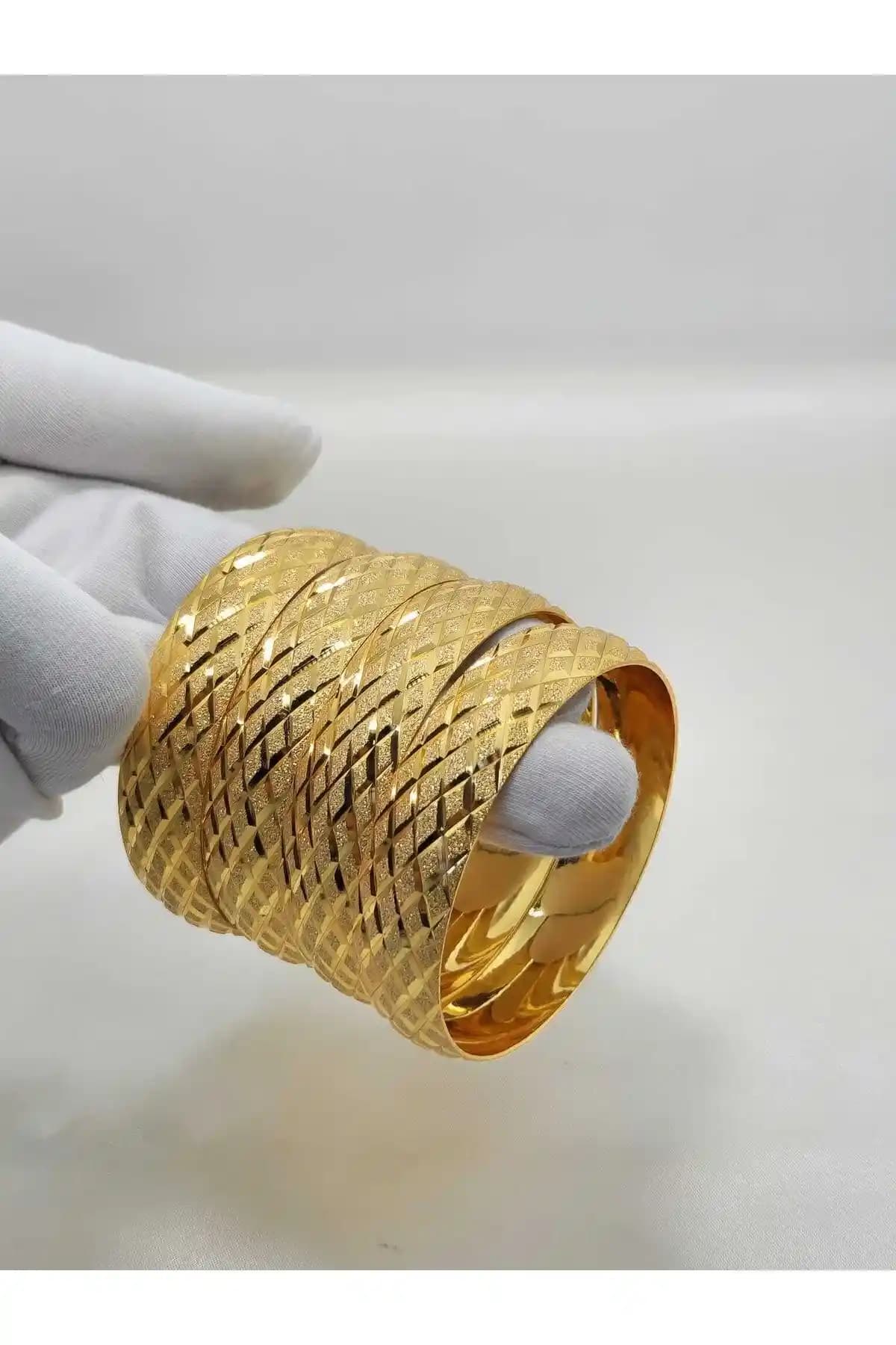 Garanti Gold ve Yılmaz Gold Bilezikleri Karşılaştırması: Özellikler ve Kullanıcı Yorumları