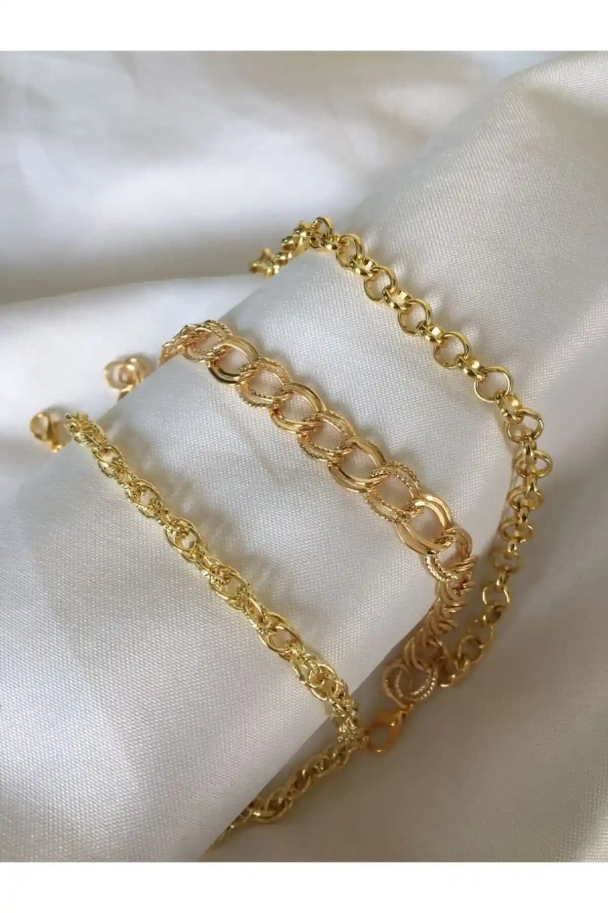 Genel Markalar 3'lü Gold Zincir Bileklik Seti: Zarif ve Dayanıklı Aksesuar Seçenekleri