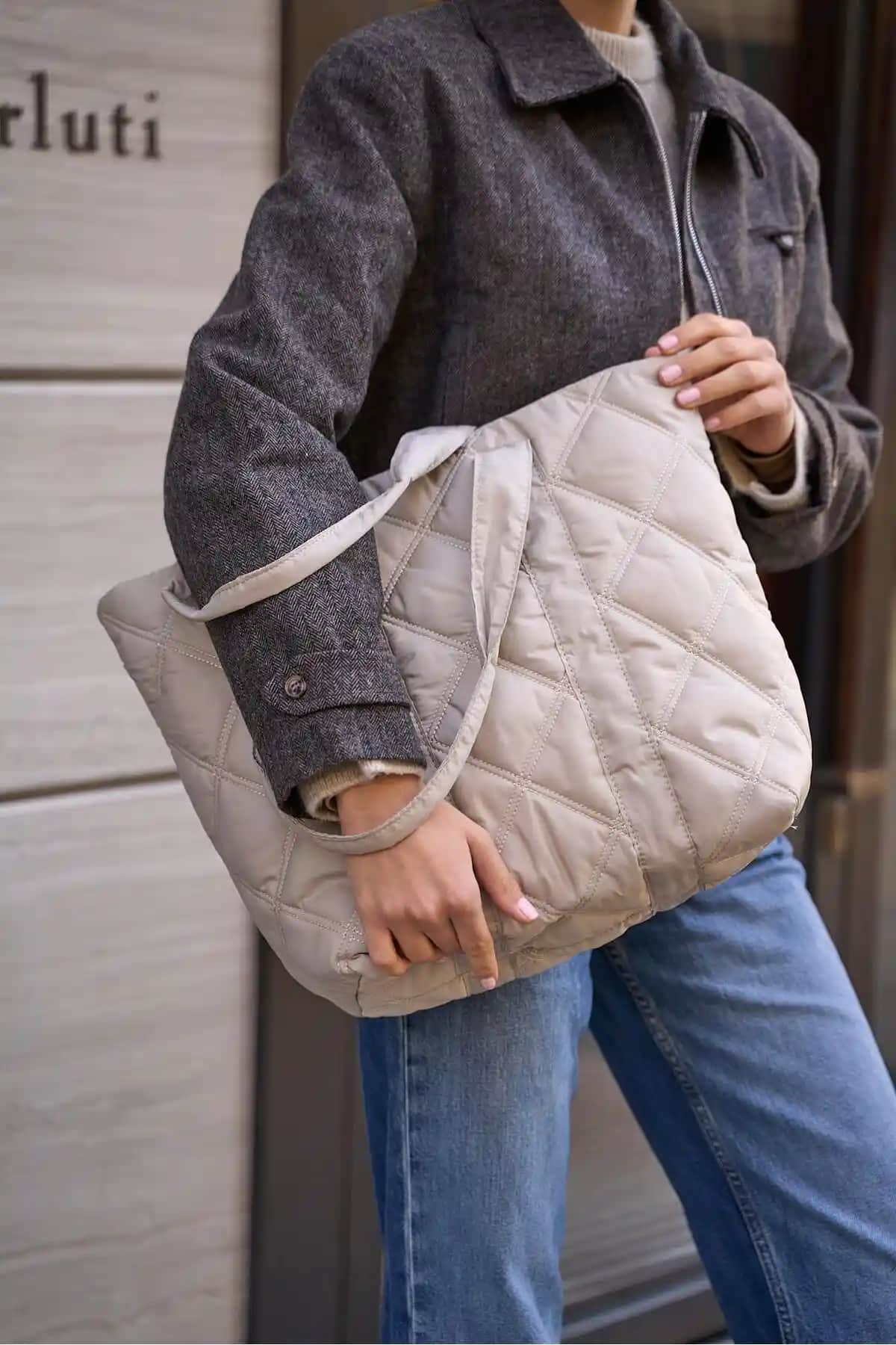 Kadın Çanta Karşılaştırması: Madamra Kapitone ve Shaka Kanvas Modelleri