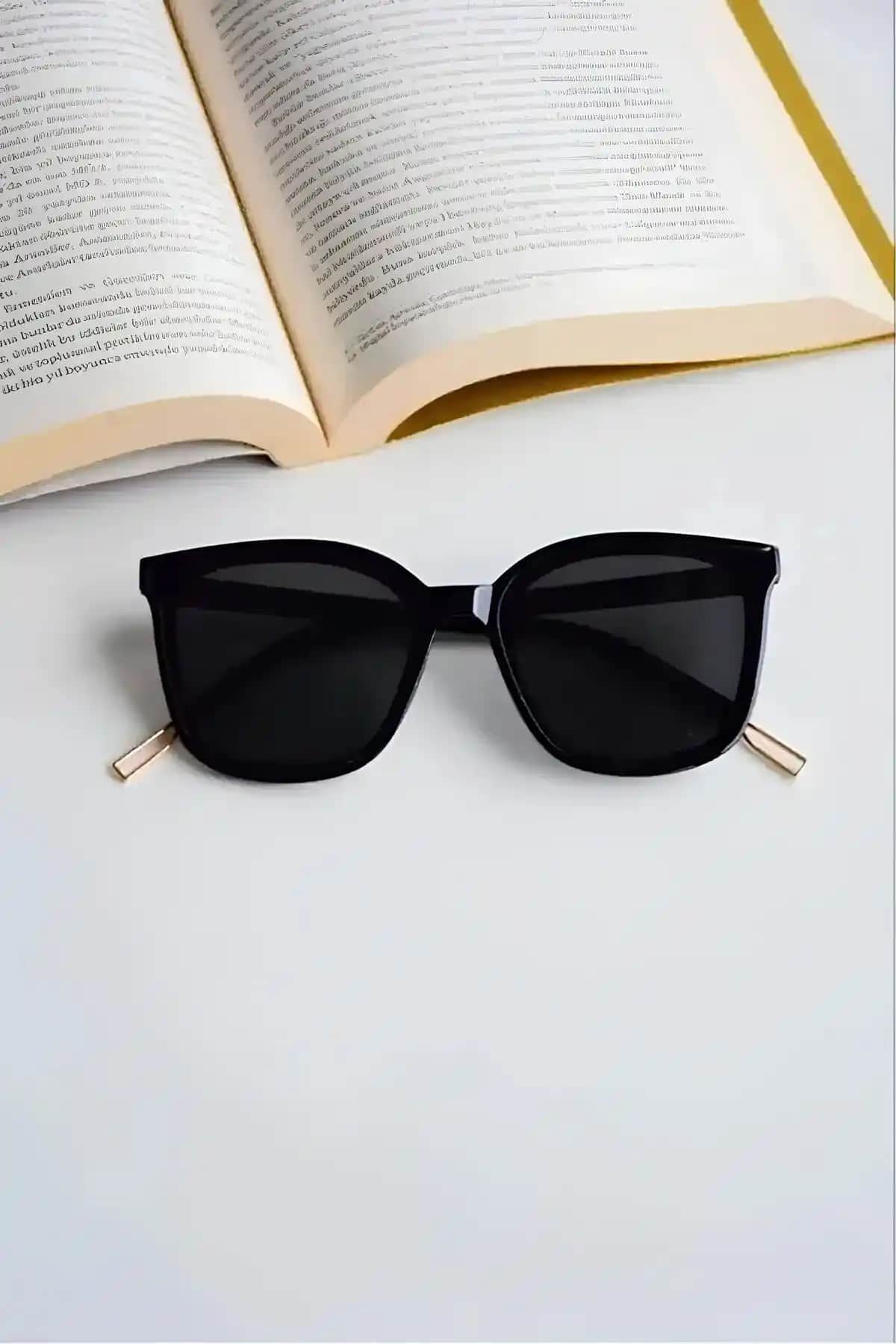 Kadın Güneş Gözlüğü Karşılaştırması: MACERATİ ve Modalucci HARBY Modelleri