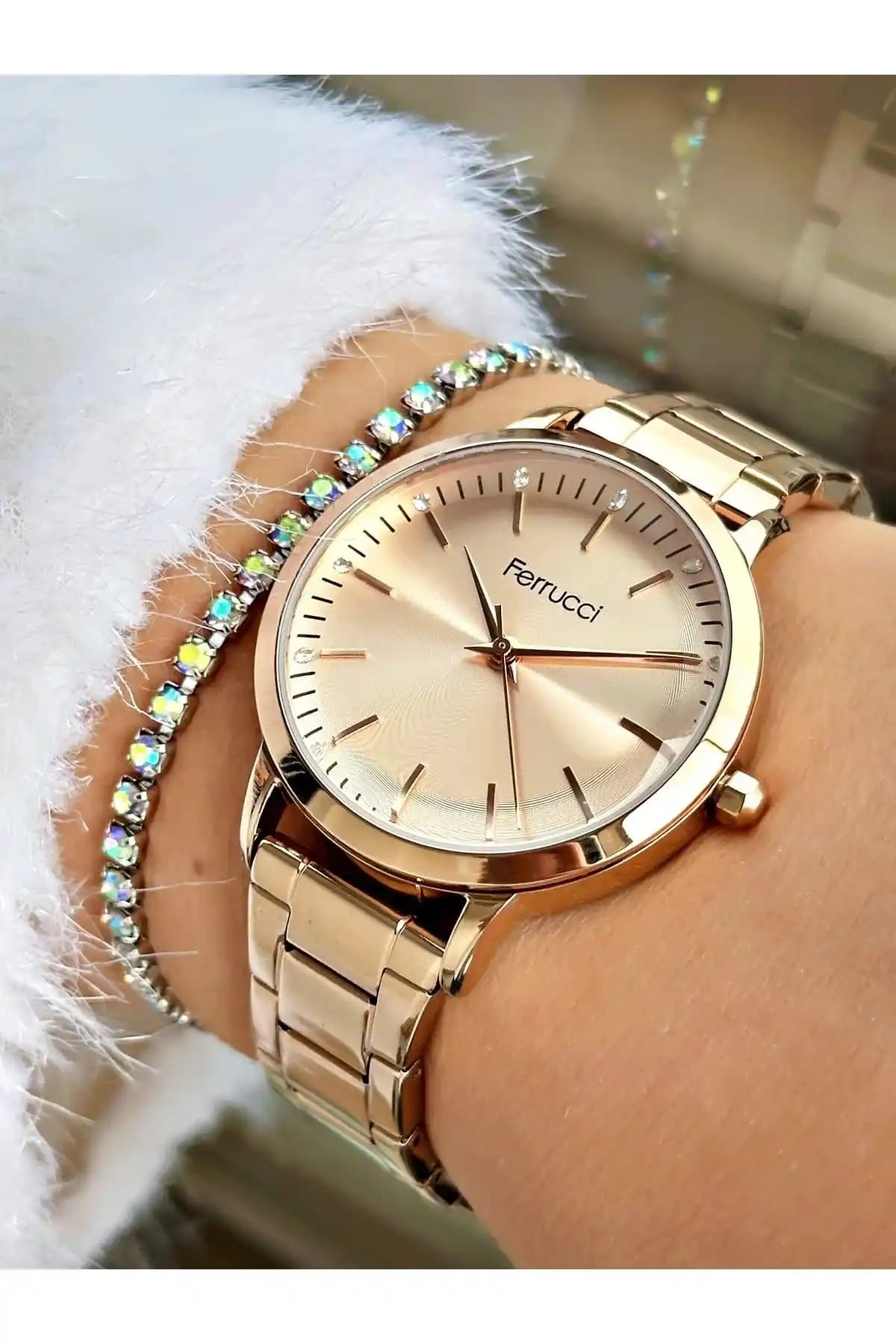 Kadın Kol Saatleri Karşılaştırması: Ferrucci ve Lee Cooper Modellerinin Özellikleri