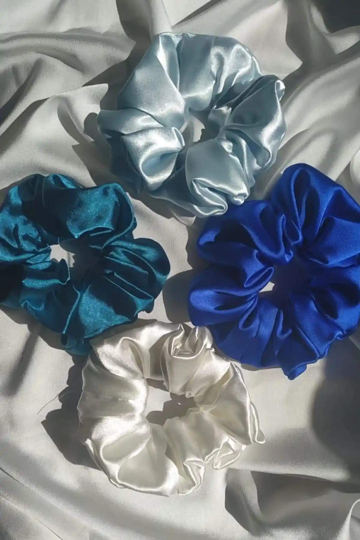 Kadınlar İçin Büyük Boy Saten Scrunchie Saç Tokası Seti Şık ve Pratik Kullanım
