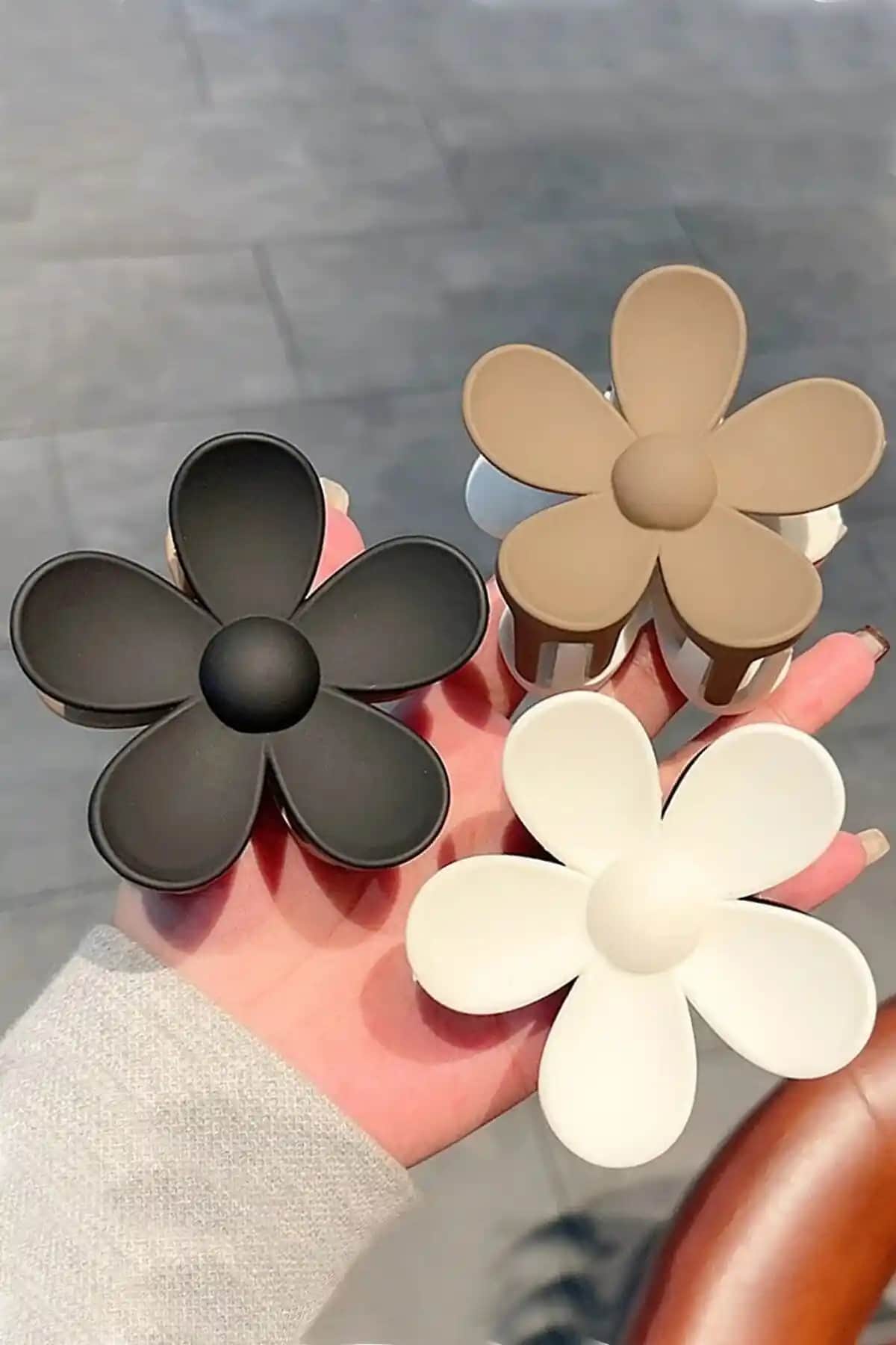 Kadınlar İçin Şık ve Dayanıklı Kahverengi Papatya Mandal Toka Seti