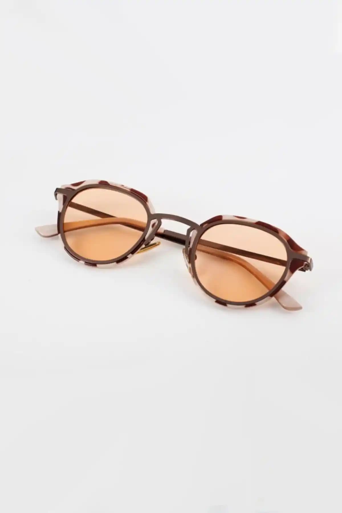 Kapin Sonic ve Taşlı Oval Güneş Gözlükleri Karşılaştırması 2023