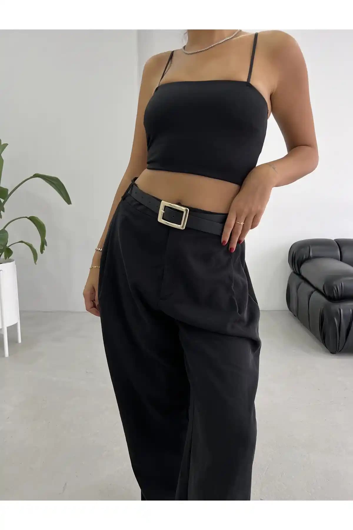 Kare Gold Toka ve Kemerix Ka<dı>n Gold Tokalı Siyah Kemerlerinin Detaylı Karşılaştırması