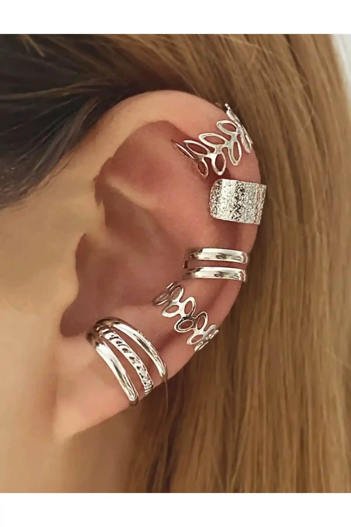 Kıkırdak Küpe Seçenekleri Karşılaştırması: Monalisatoka ve Öztuğ Aksesuar Ürünleri