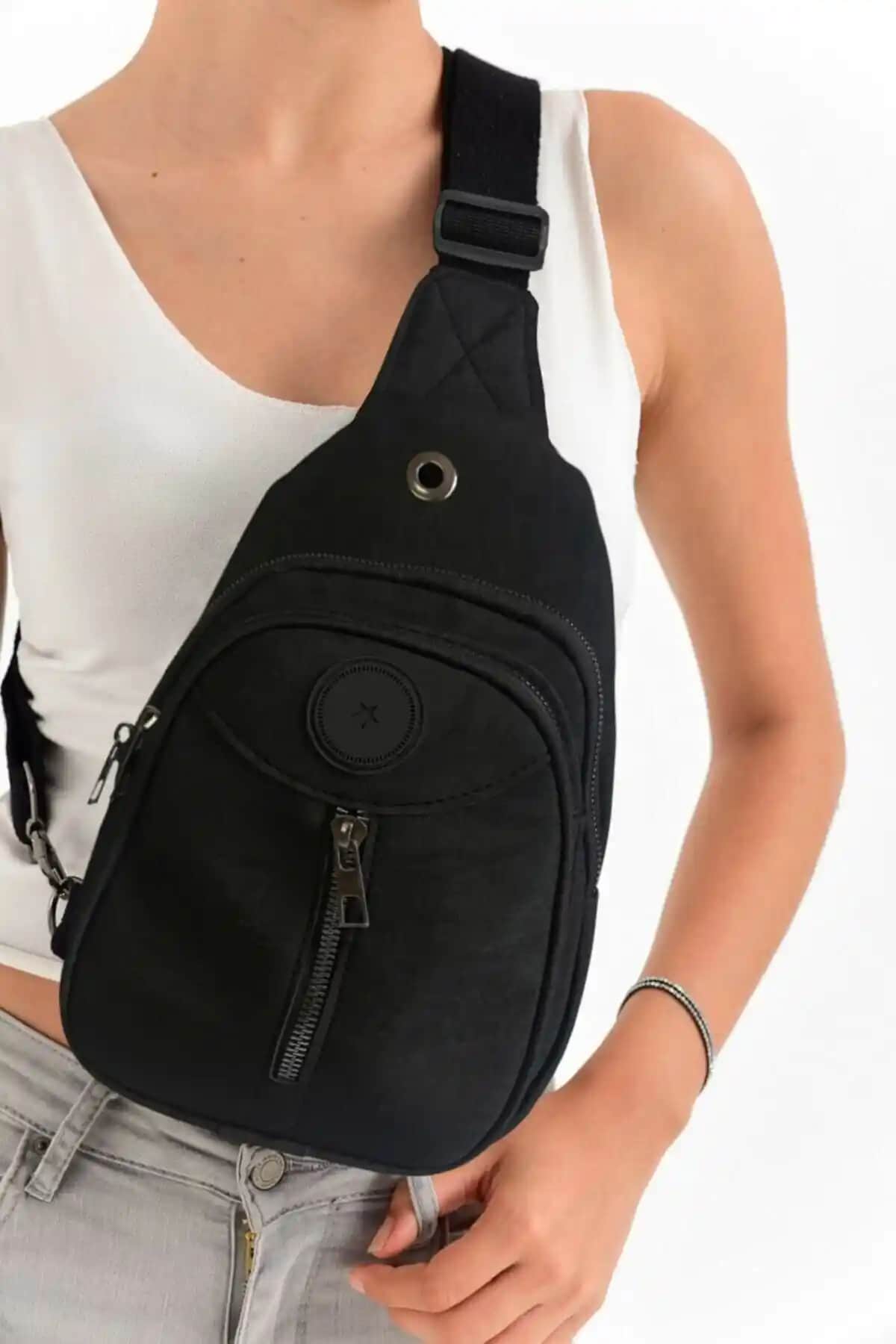 Luvenis Kadın Krinkıl Body Bag ile SEVENTEEN Çapraz Sırt Çantası Karşılaştırması