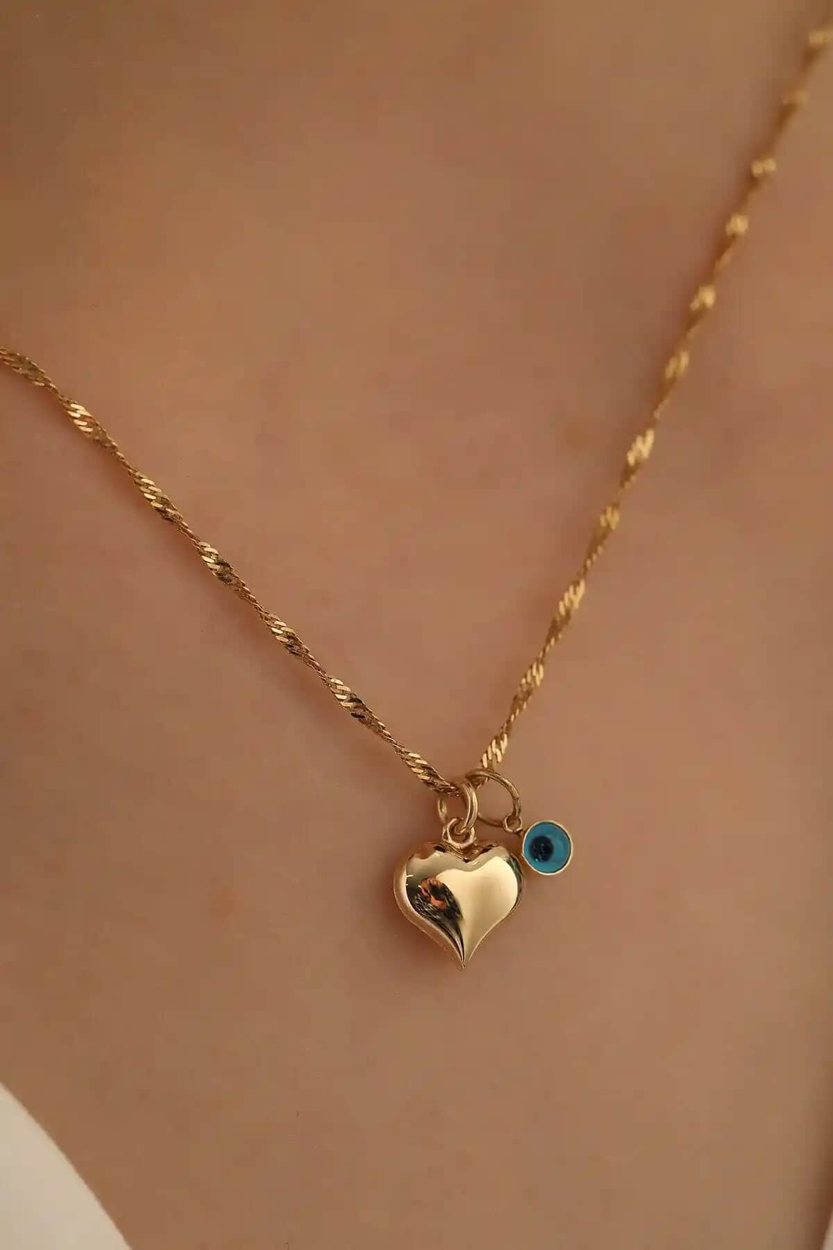 MİLET KUYUMCULUK ve Yavuz Kuyumculuk Altın Kalp Kolye Karşılaştırması