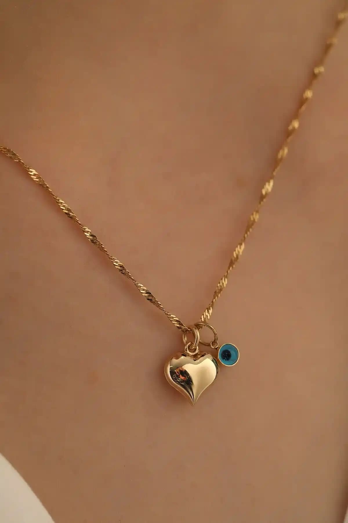 MİLET KUYUMCULUK ve Yavuz Kuyumculuk Altın Kalp Kolye Karşılaştırması