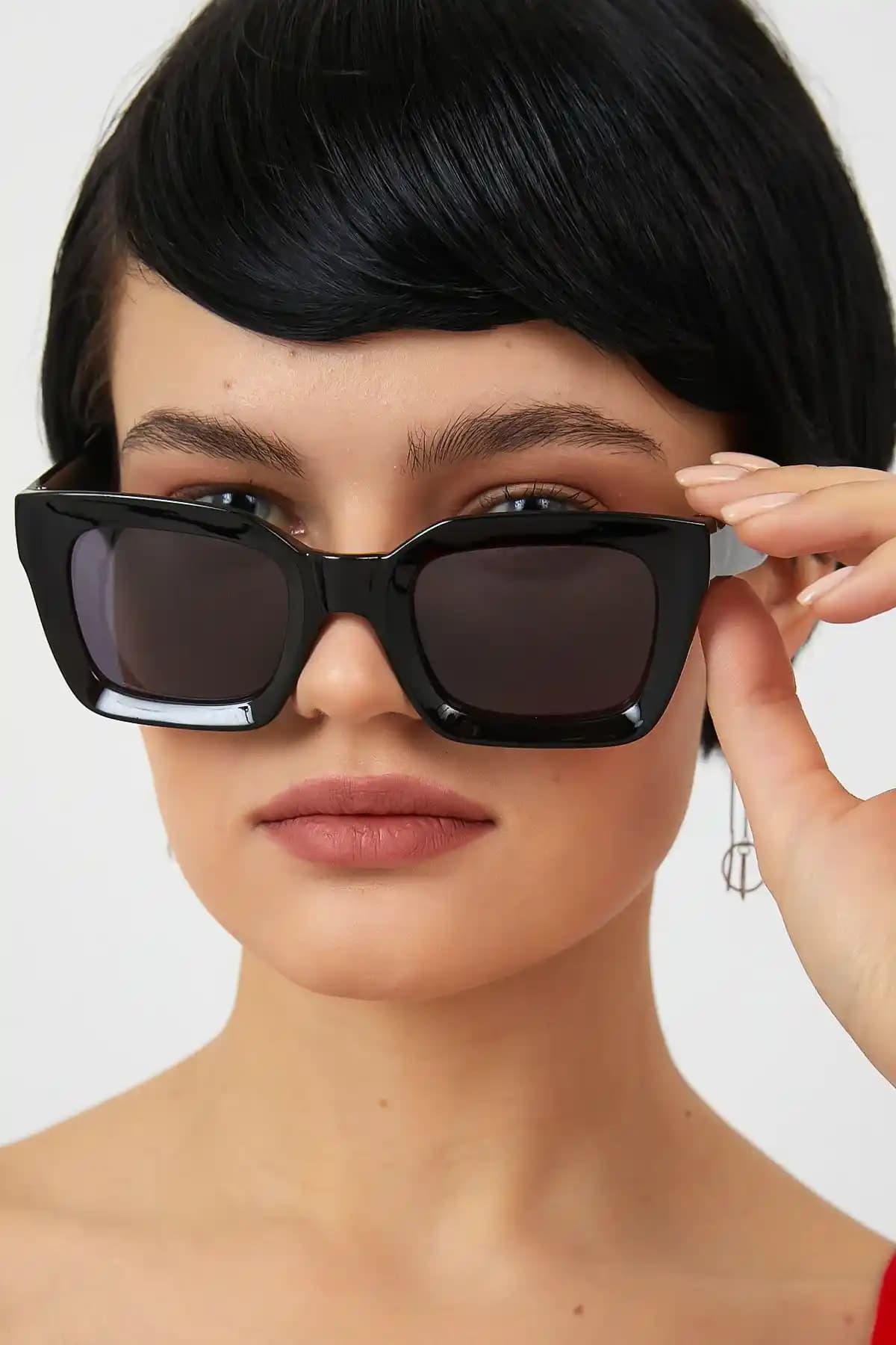 ModaLand ve Modalucci Güneş Gözlüğü Karşılaştırması: Özellikler ve Kullanıcı Yorumları