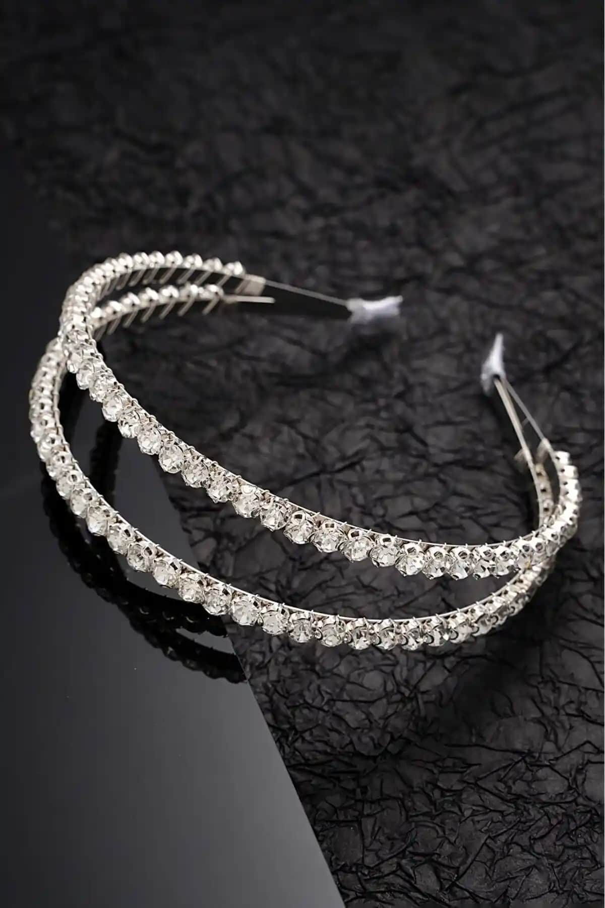 Modernist Zirkon Taşlı ve Monalisatoka Kadın Gümüş Taç Karşılaştırması