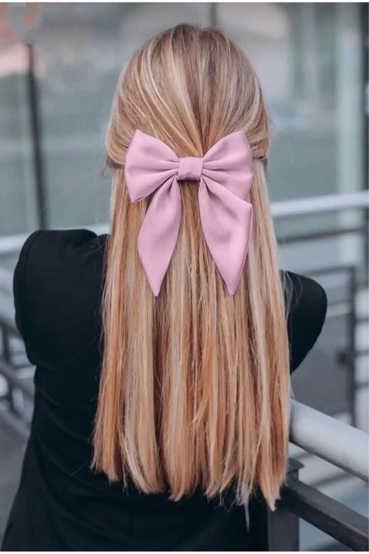 Monalisa Pudra Pembesi Klipsli Fiyonk Saç Tokası Kadınlar İçin Şık ve Pratik Aksesuar