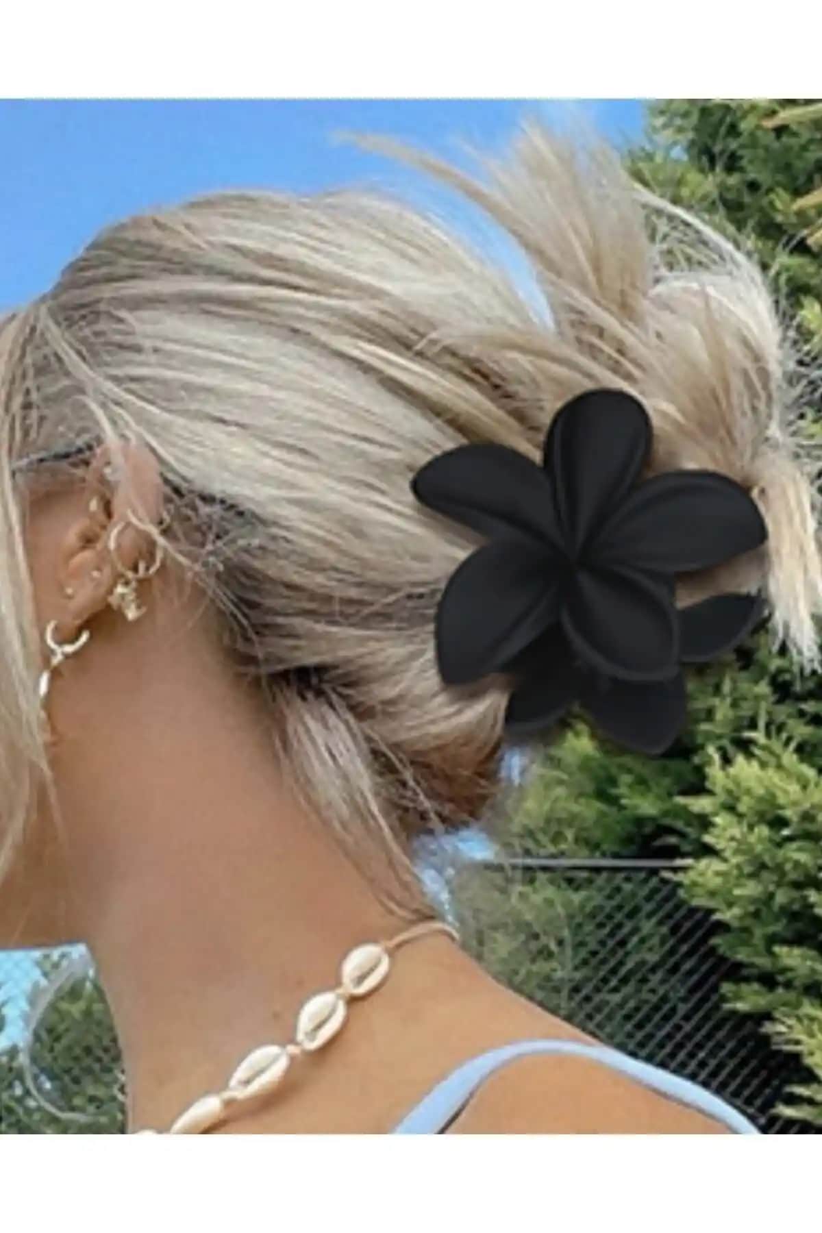 Monalisa Siyah Lotus Kadın Toka: Şıklık ve Kullanım Kolaylığını Bir Arada Sunar