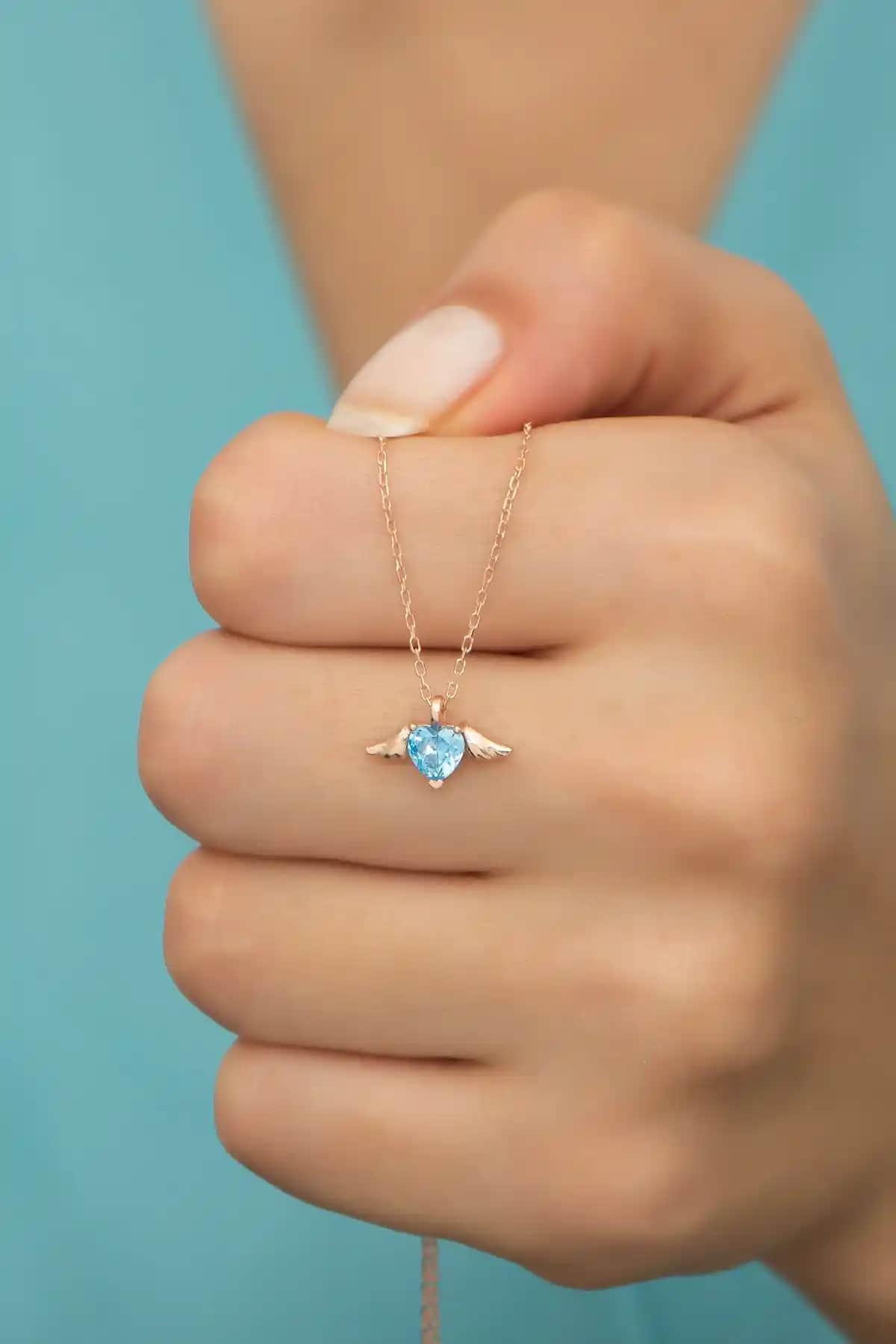 NEREZE 925 Ayar Gümüş Kolye Karşılaştırması: Aquamarin ve Kelebek Tasarımları