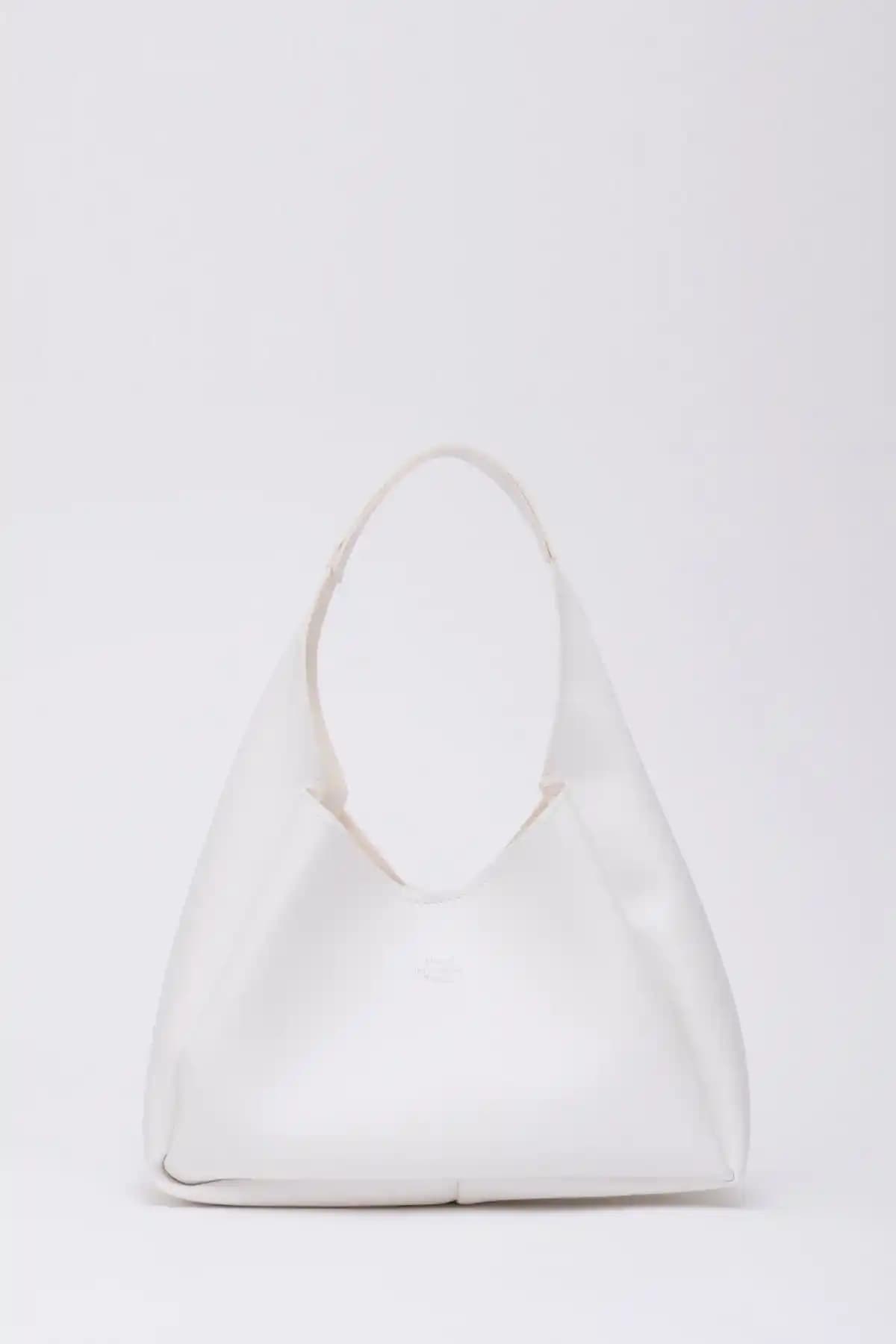 Shaka Beyaz Çanta Modelleri Karşılaştırması: Shk19 ve Shk79 Özellikleri ve Kullanıcı Yorumları