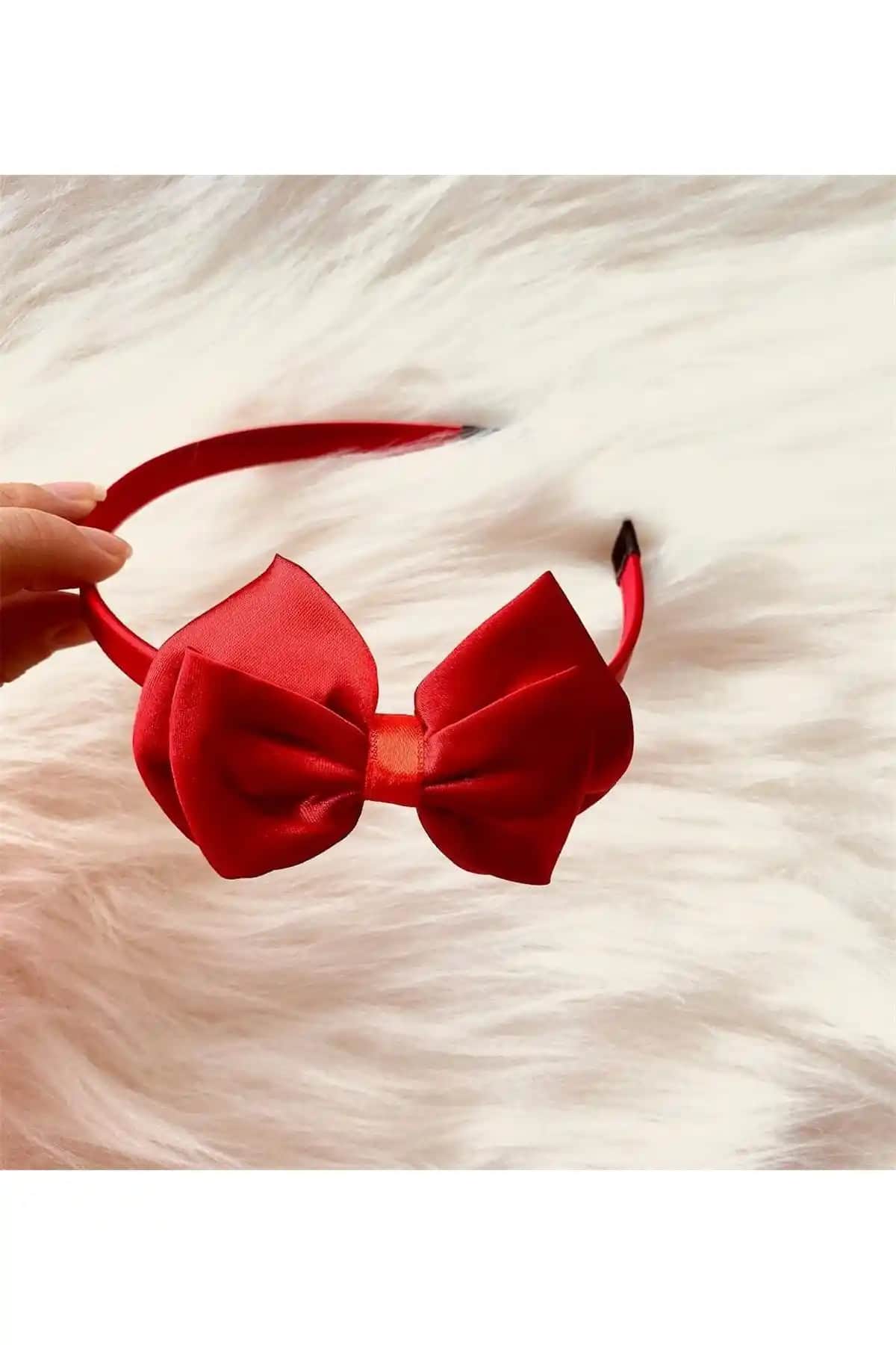 Yeşim Aksesuar Kırmızı Lohusa Tacı: Şıklık ve Konforun Buluştuğu Doğum Sonrası Aksesuarı