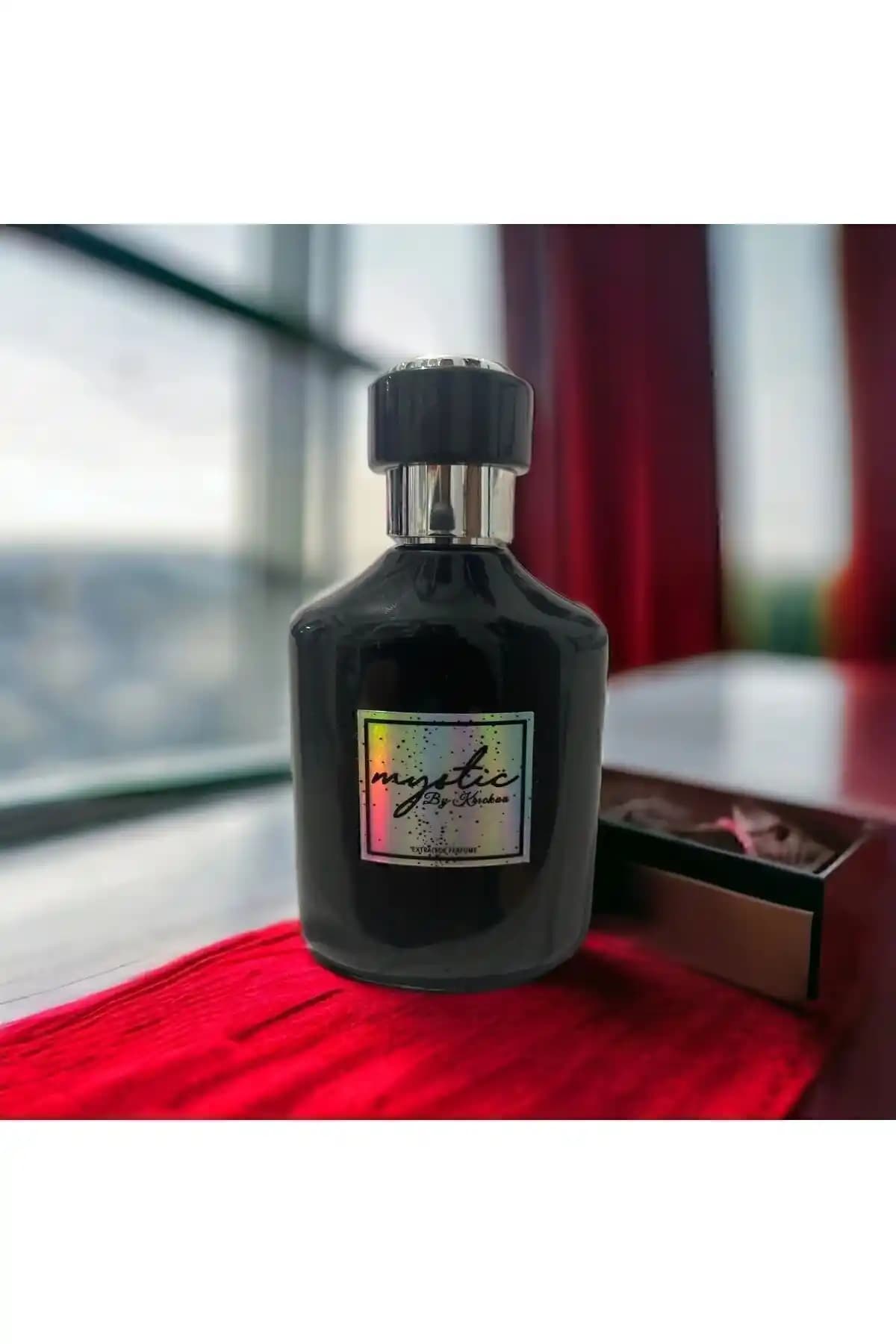 Mystic Aventus Creed: Etkileyici ve Uzun Süre Kalıcı Çiçeksi Parfüm