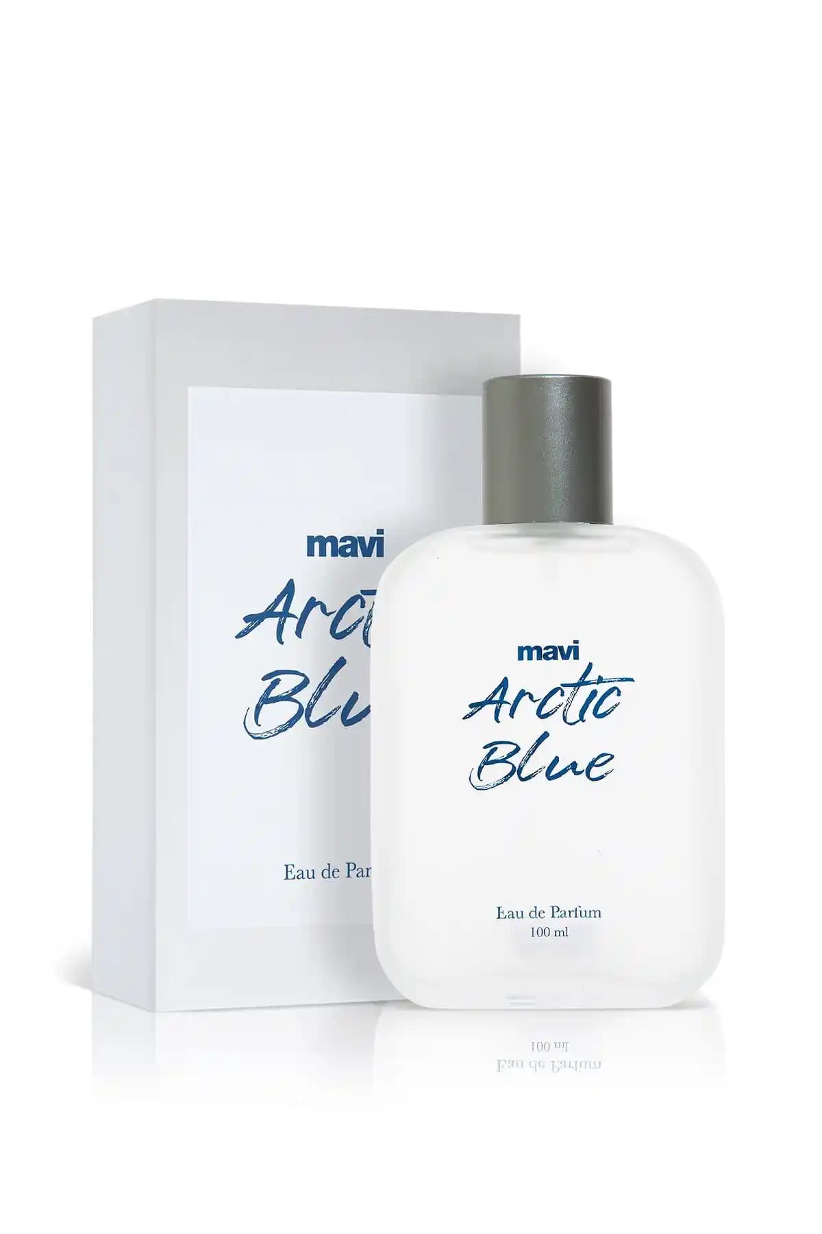Mavi Arctic Blue ve Mavi Freedom: İki Farklı Erkek Parfümü Karşılaştırması